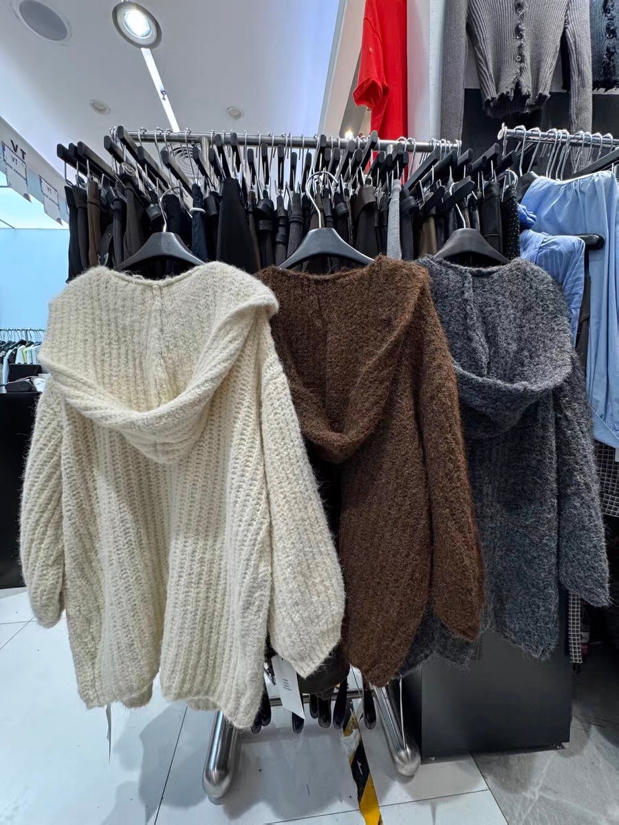 пальто из искусственного меха,вязаный кардиган с капюшоном,меховое пальто с капюшоном,пальто теплое,вязаная куртка