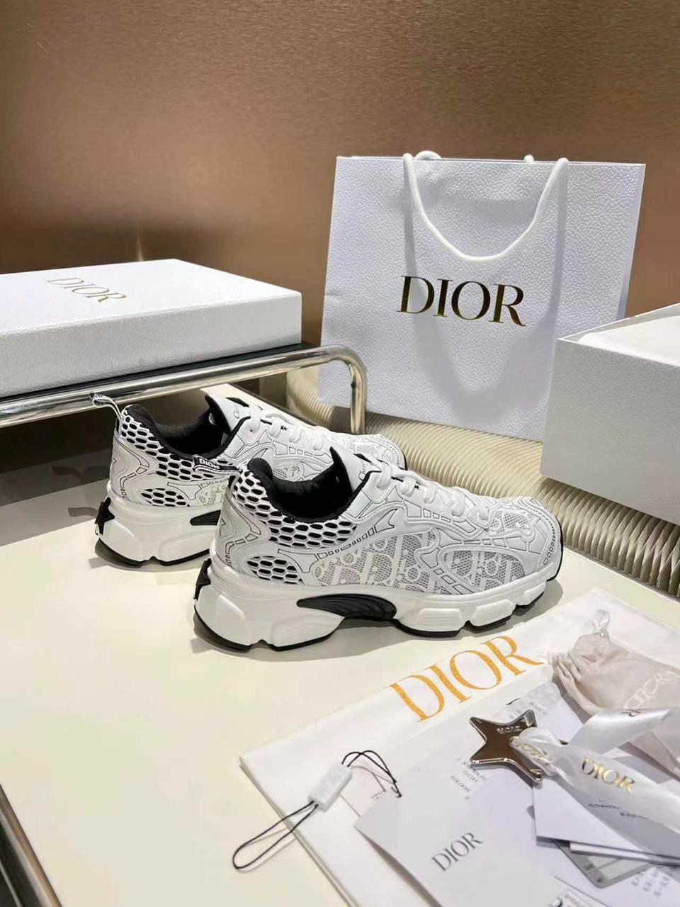 кроссовки dior,кроссовки christian dior,кроссовки dior женские,dior кроссовки мужские,диор кроссовки