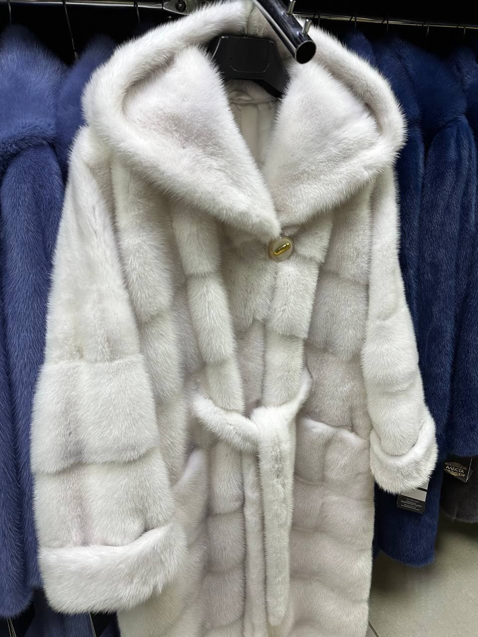 шуба норковая белая,норковая шуба,шуба норка,шуба белая,норковая шуба с капюшоном