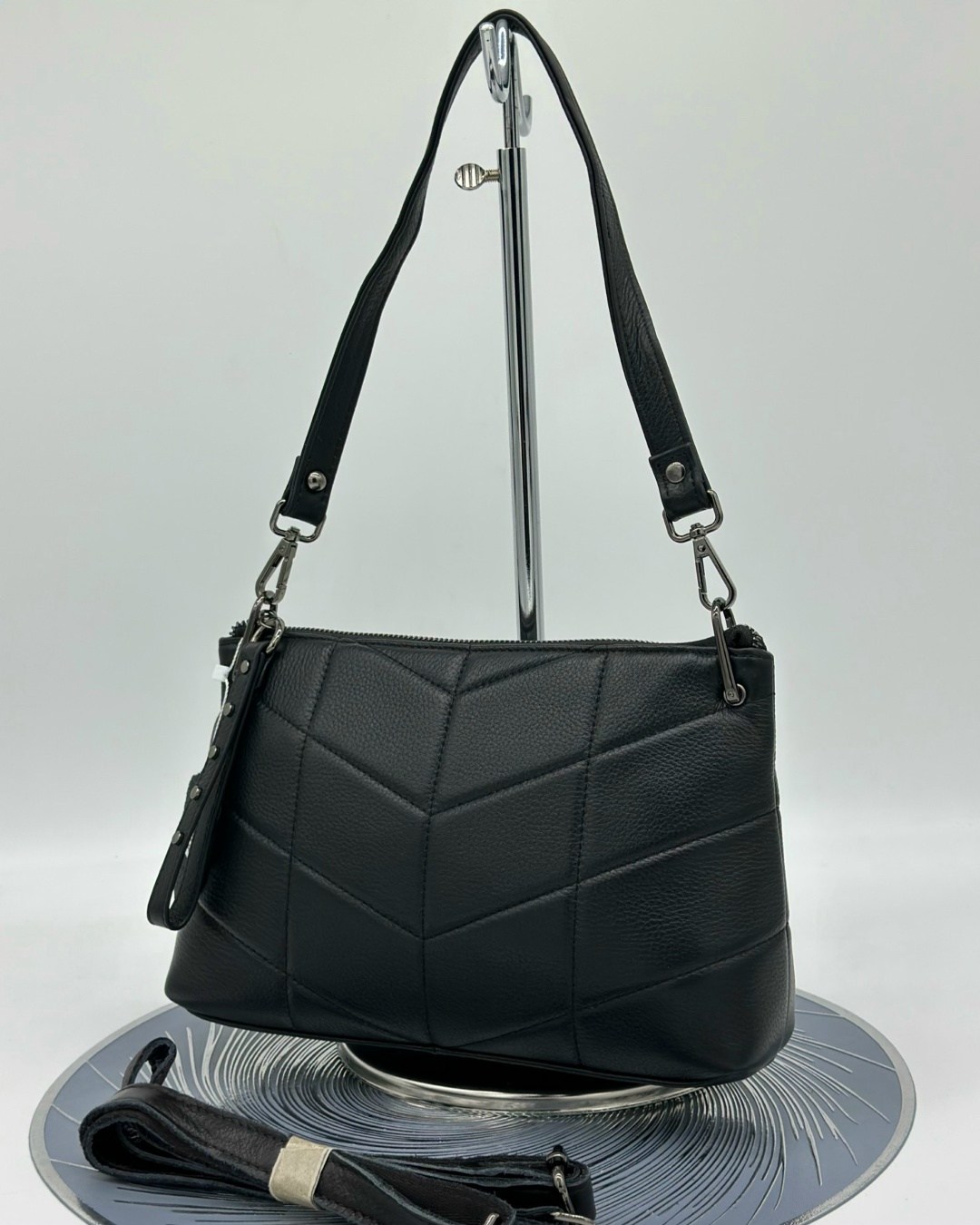 сумка,женский сумка,женская сумка velina fabbiano,женская кожаная стеганная сумка через плечо,сумка женская черная