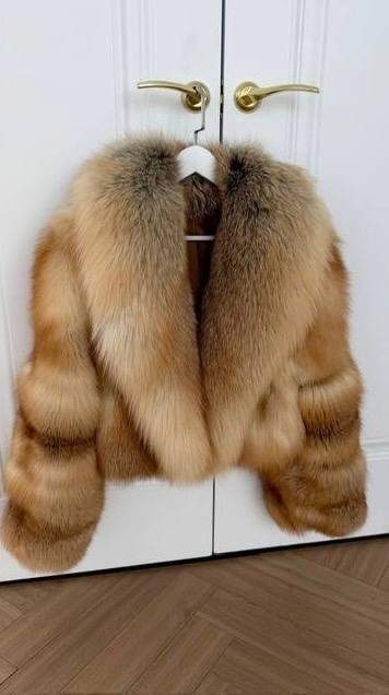 шуба лиса,шуба из лисы,шуба из натурального меха,женская шуба из натурального лисьего меха,меховое пальто