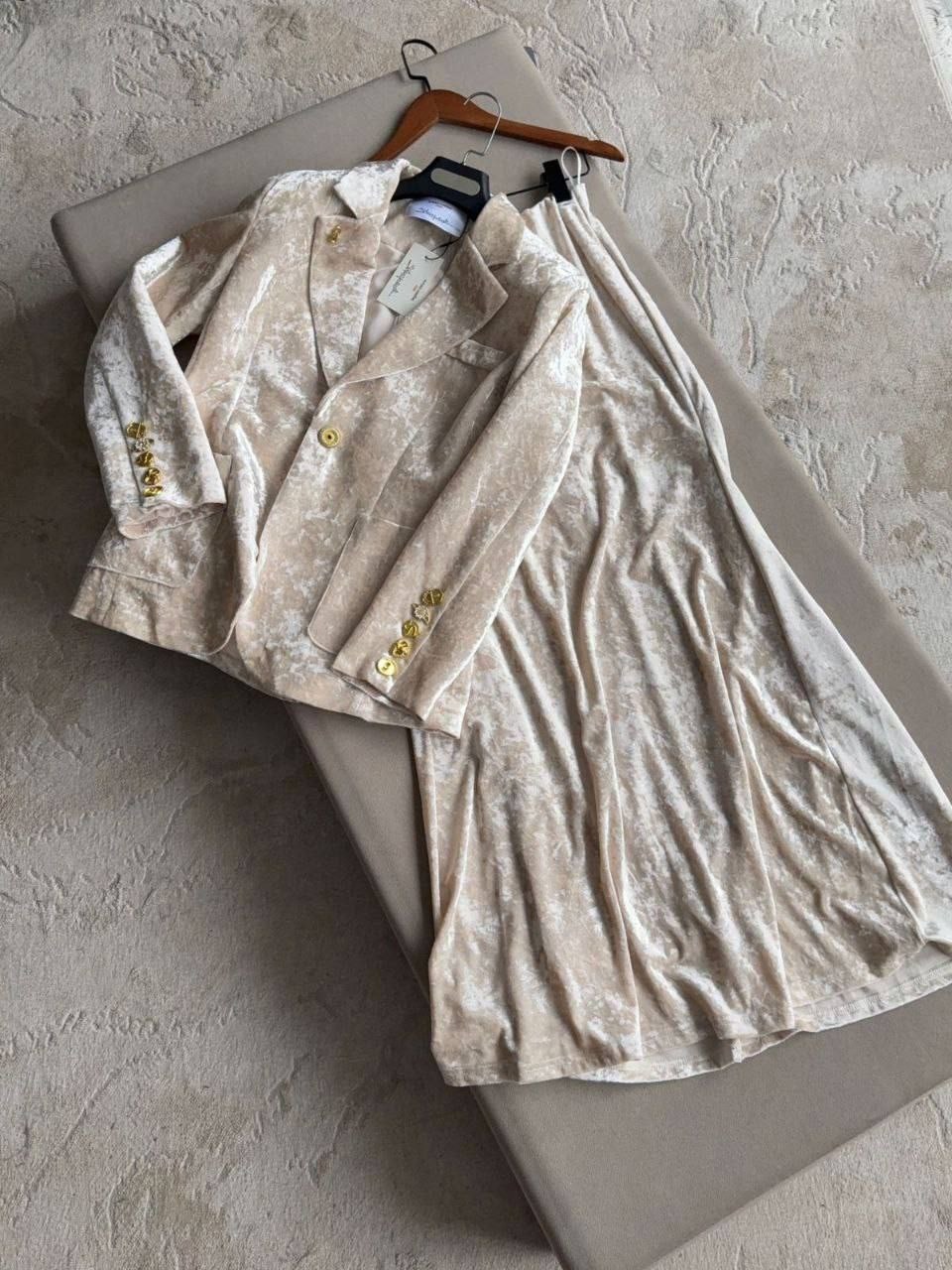 комбинезон с пайетками,блестящий пиджак,костюм с блестками,бархатный пиджак,блестящий костюм