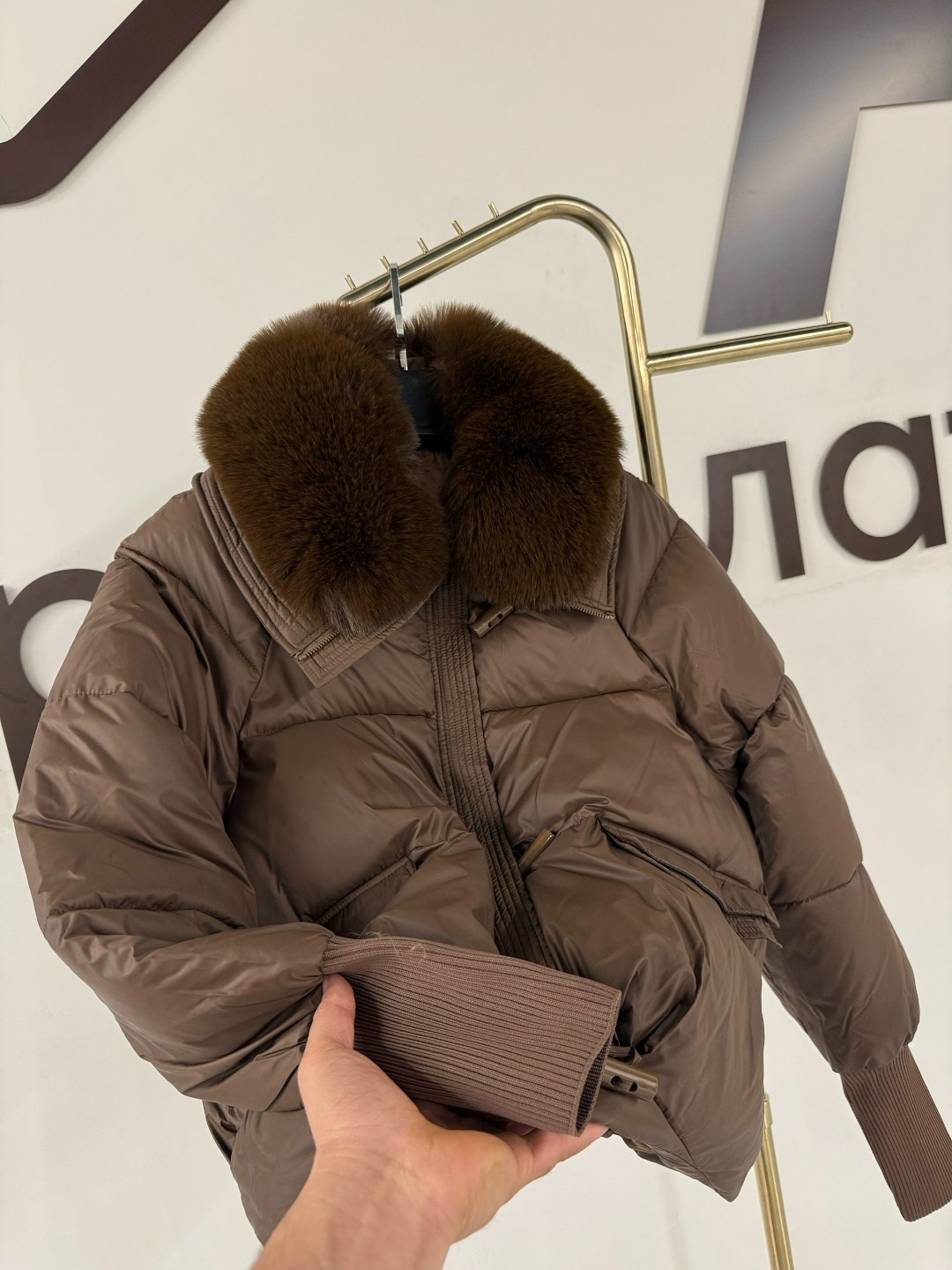 пуховики с натуральным мехом,пуховик повседневный,короткий пуховик,зимняя куртка пуховик,женские пуховики