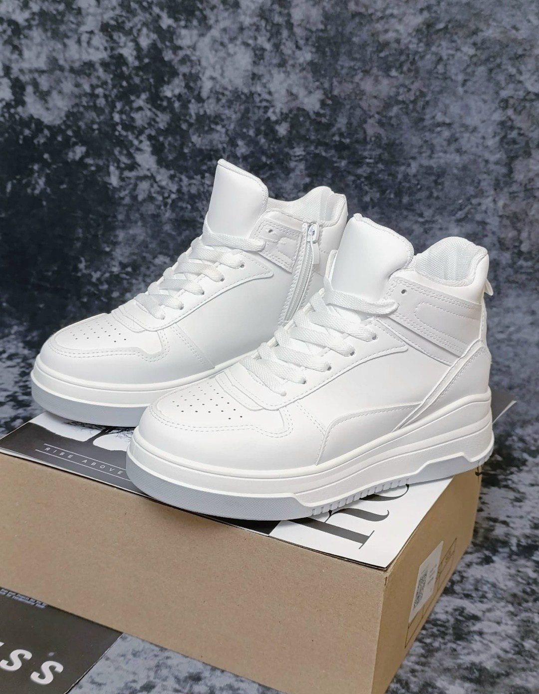 ,кроссовки высокие женские,высокие белые кроссовки женские прада,женские кроссовки,кроссовки женские белые высокие