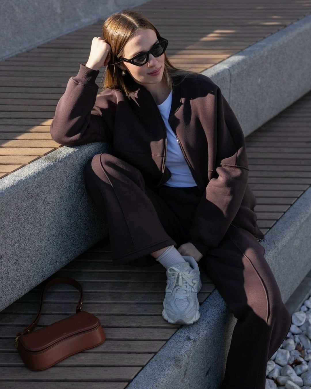 коричневый костюм,штаны прямого кроя,женский костюм,костюмы брючные,костюмы двойки