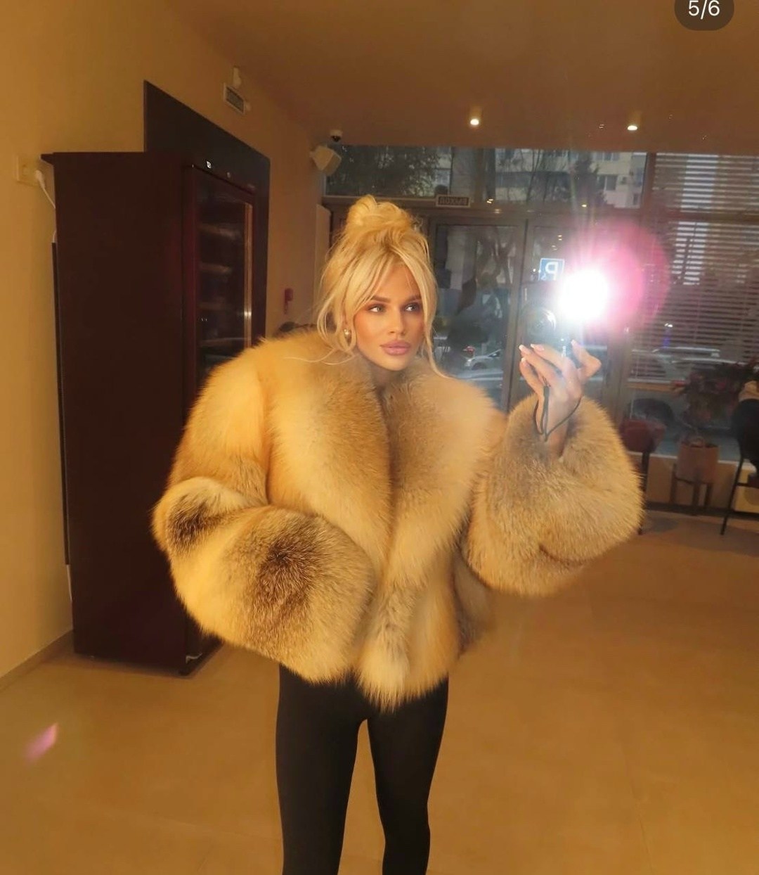 шуба лиса,шуба из лисы,шуба из натурального меха,женская шуба из натурального лисьего меха,меховое пальто