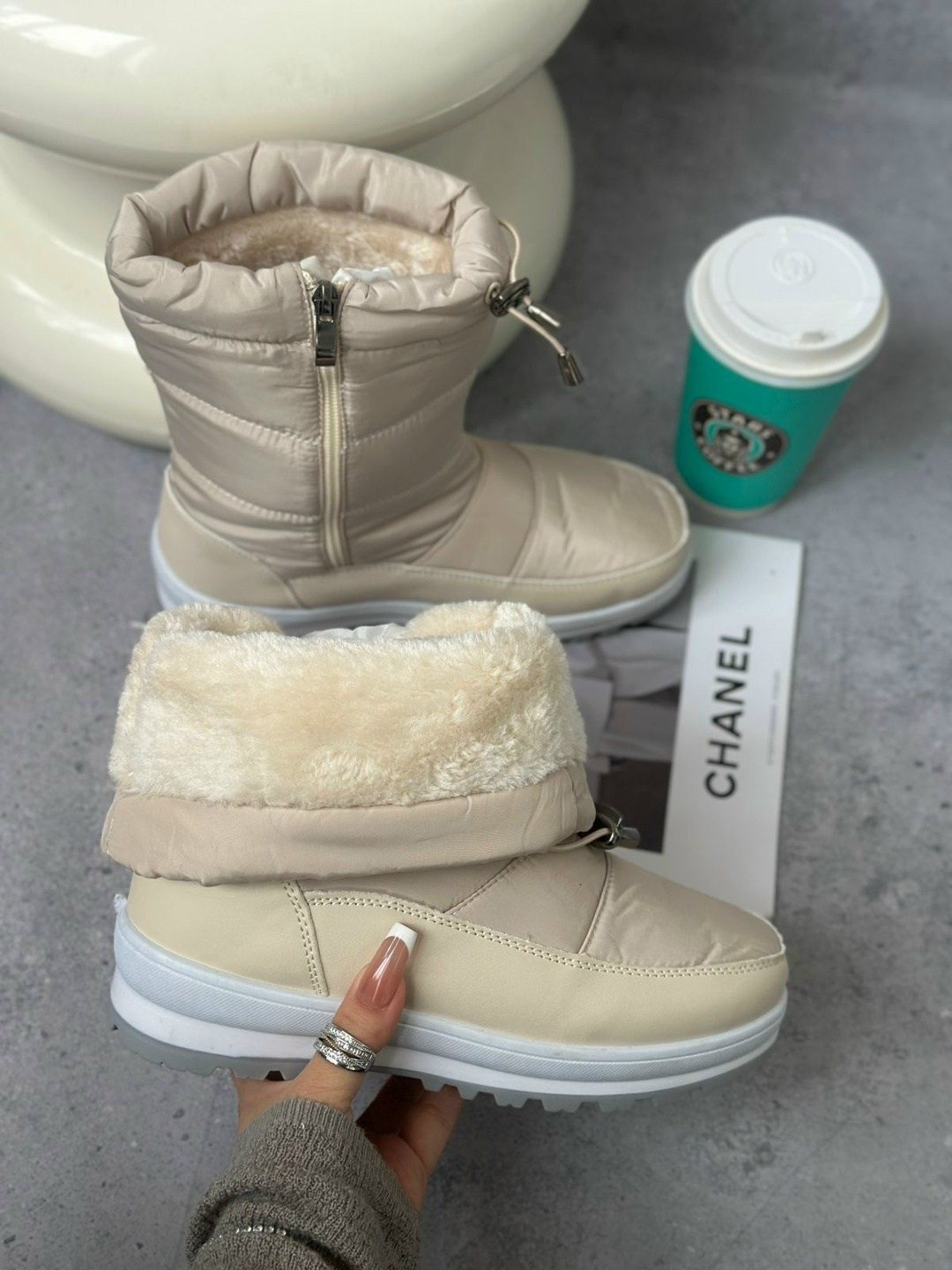 женские дутики,зимняя женская ,,сапоги дутики,дутики бежевые