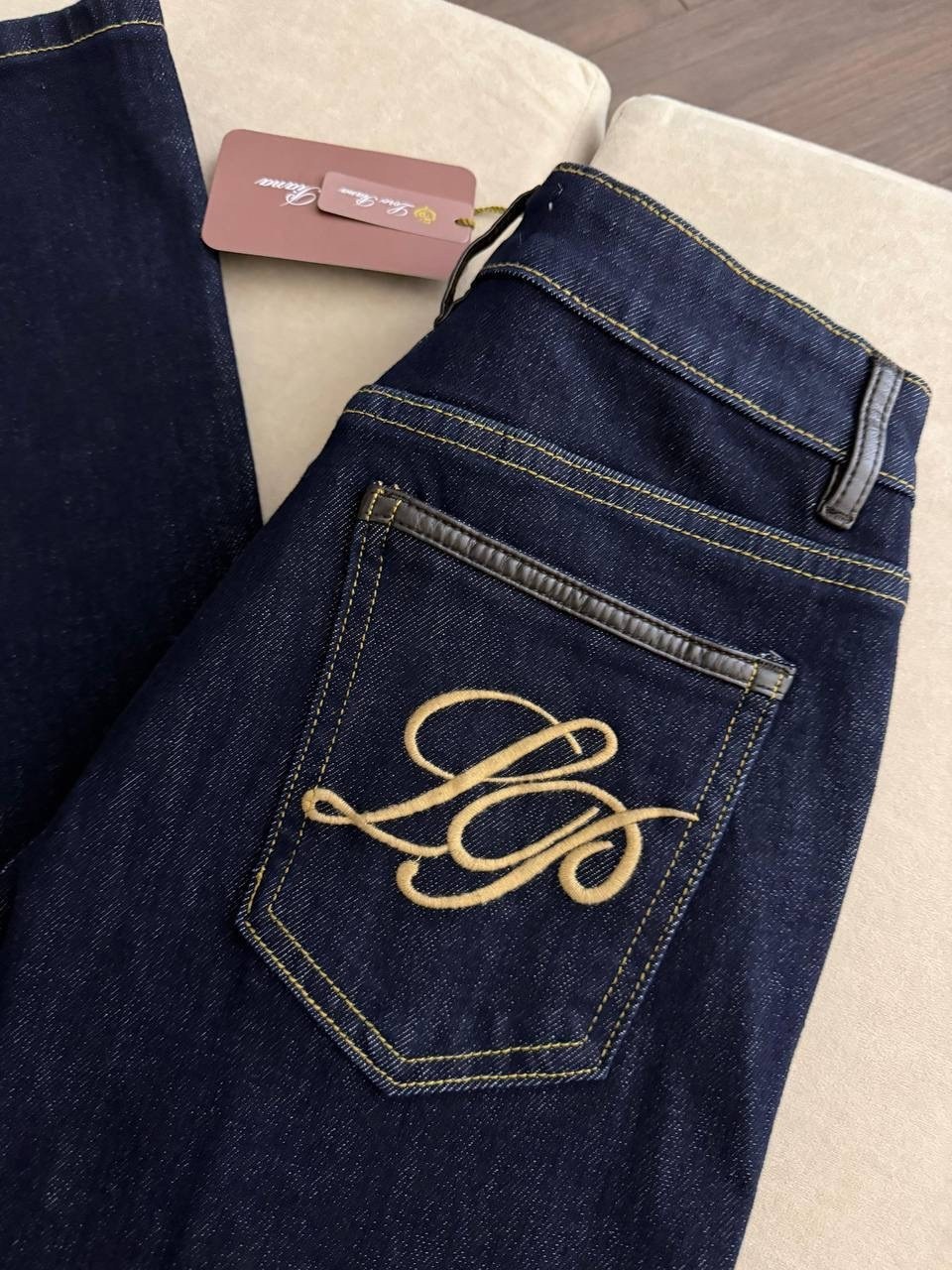 женские джинсы,джинсы модные,стильные джинсы,джинсы брендовые,джинсы джинсы