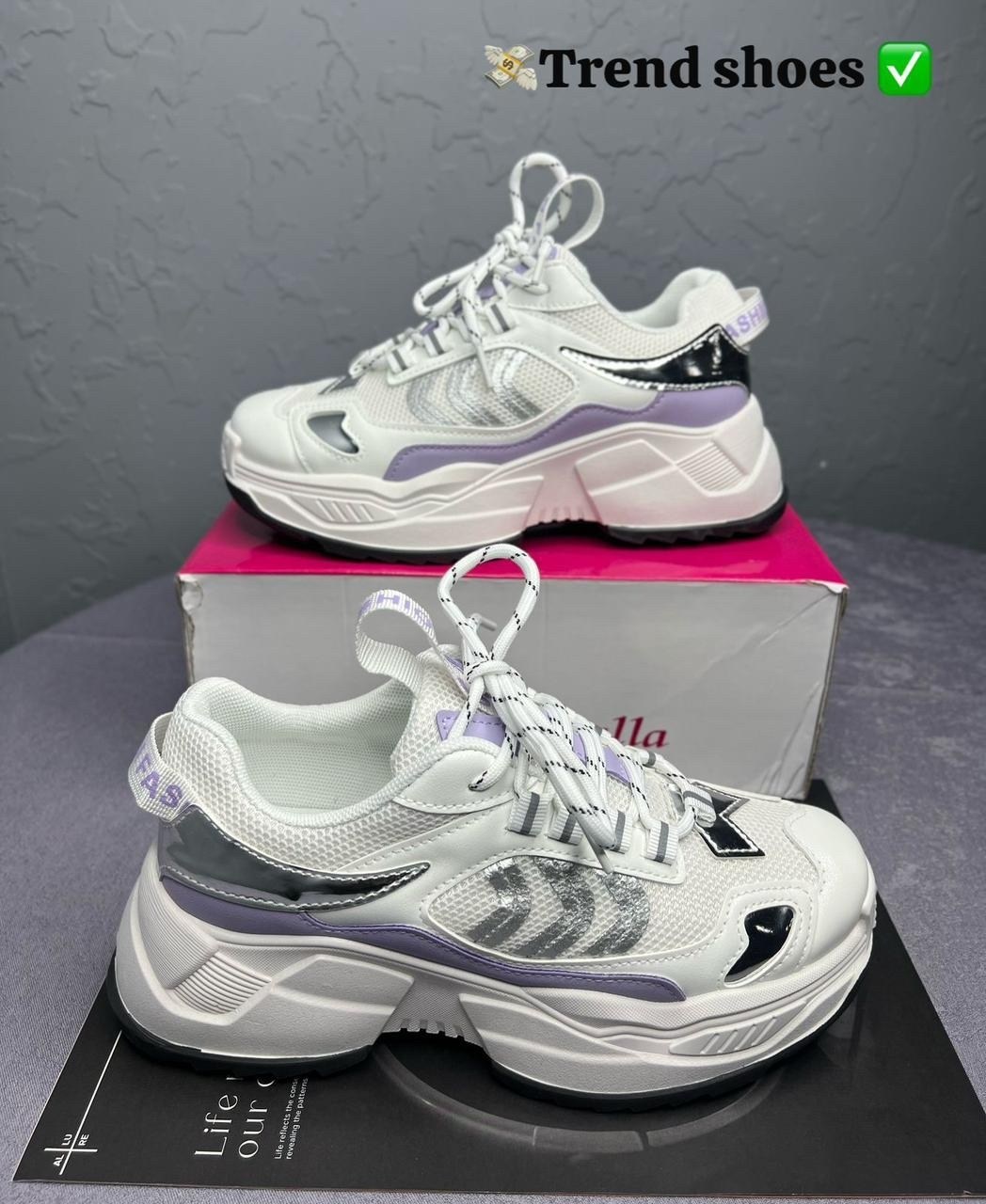 кроссовки женскиe,бежевые брендовые кроссовки,кроссовки модные,женские массивные кроссовки,массивные кроссовки