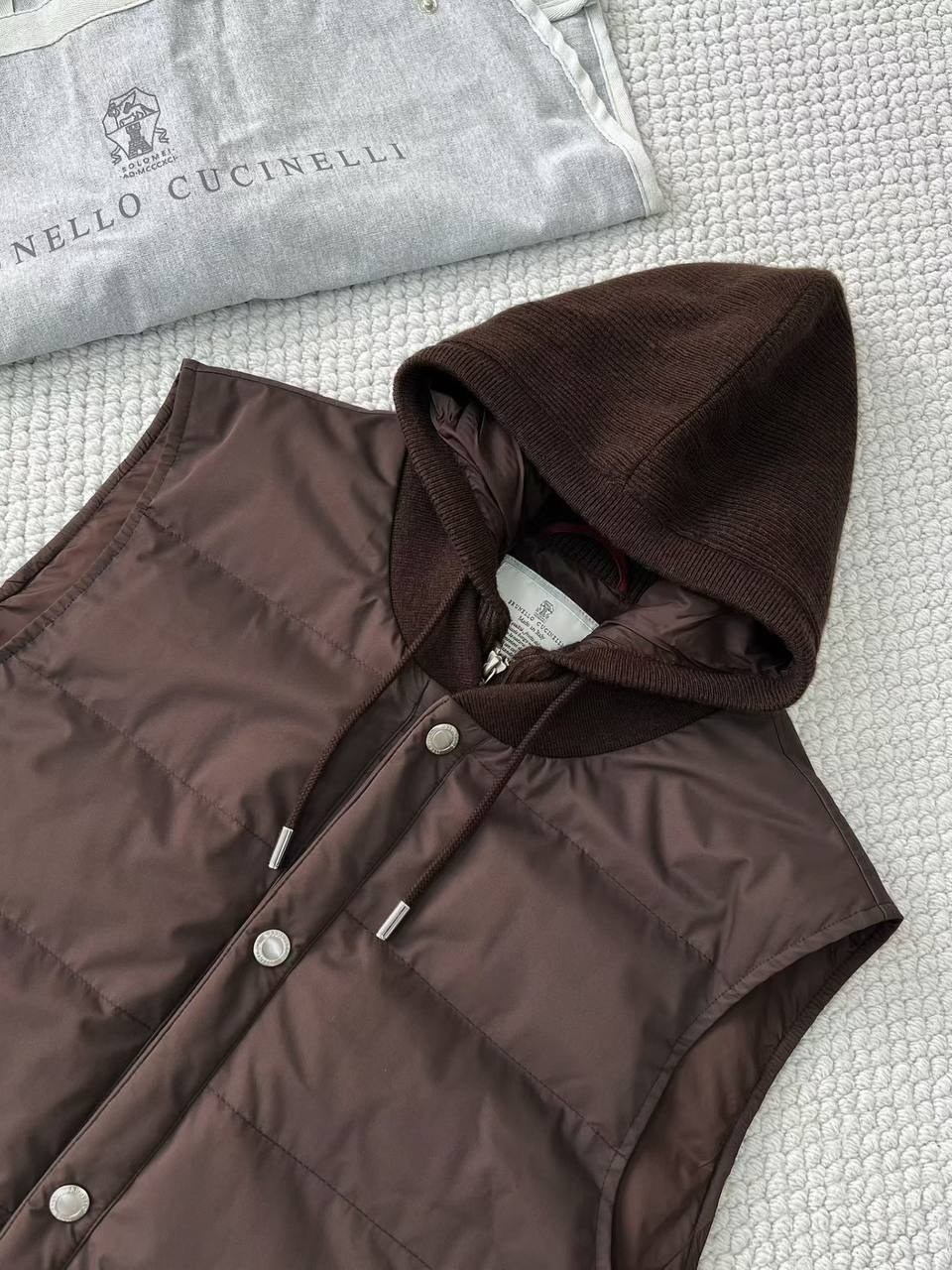 жилет коричневый,теплый жилет,спортивные мужские костюмы,жилет