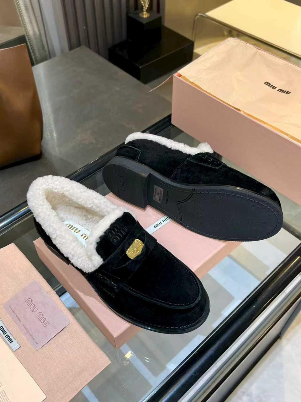 ,женские лоферы,лоферы на меху,лоферы miu miu,женская