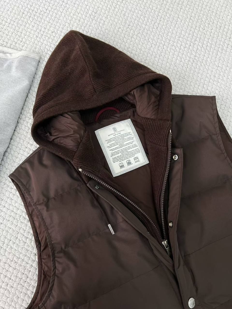 жилет коричневый,теплый жилет,спортивные мужские костюмы,жилет