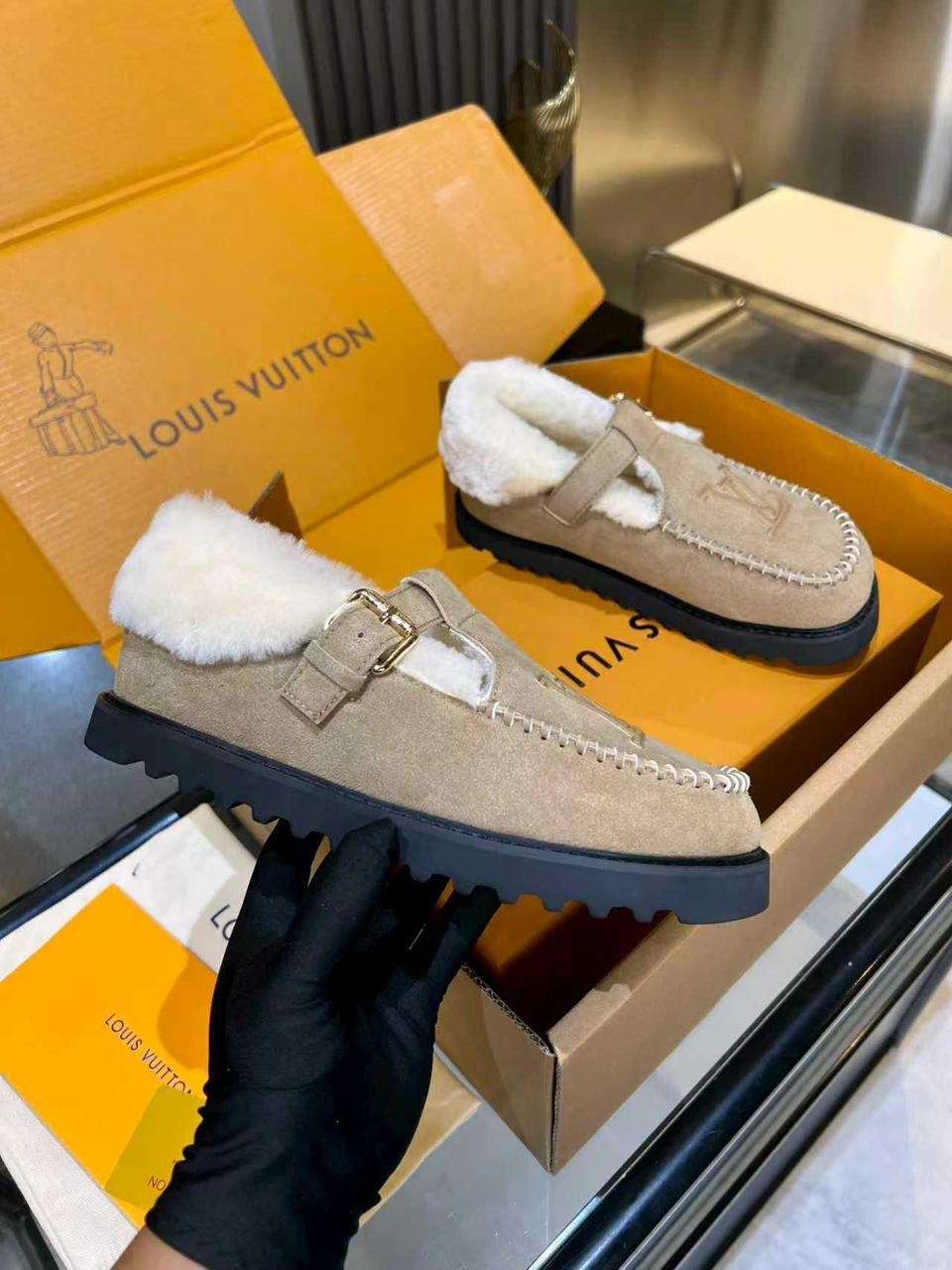 ,ботинки louis vuitton,женская ,меховая ,зимняя женская