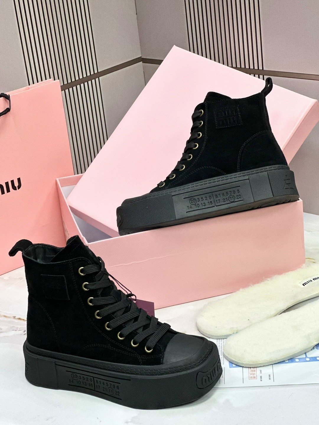 ,ботинки женские, женская,ботинки модные,модная женская