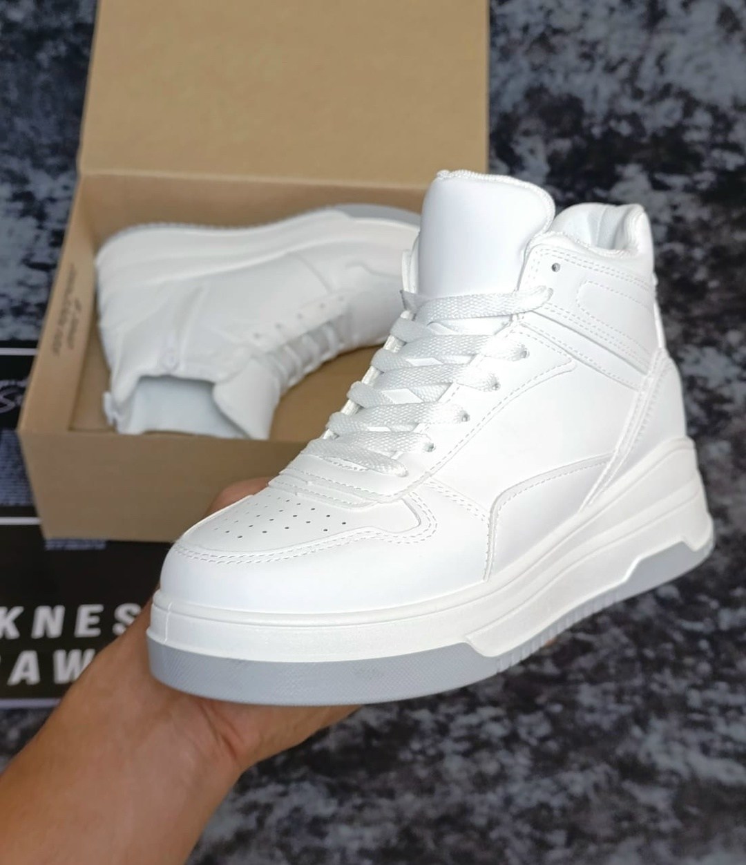 ,кроссовки высокие женские,высокие белые кроссовки женские прада,женские кроссовки,кроссовки женские белые высокие