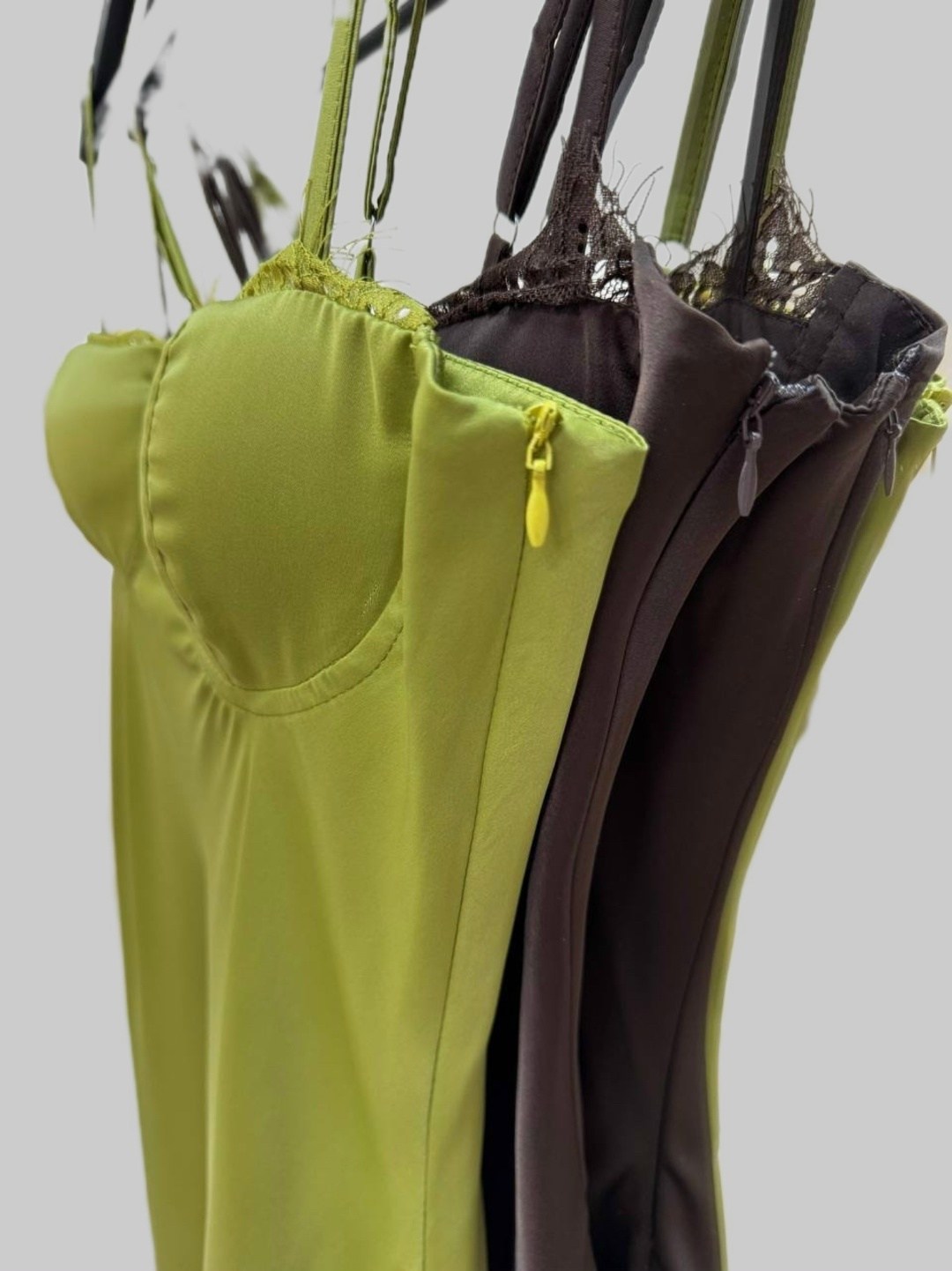 атласное платье,шелковое платье,платье,элегантное платье,коричневое платье