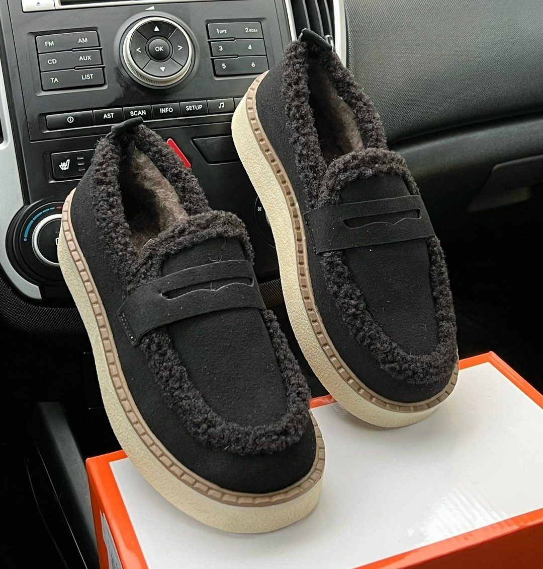 ,лоферы prada,лоферы с мехам,лоферы женские зимние,лоферы на меху