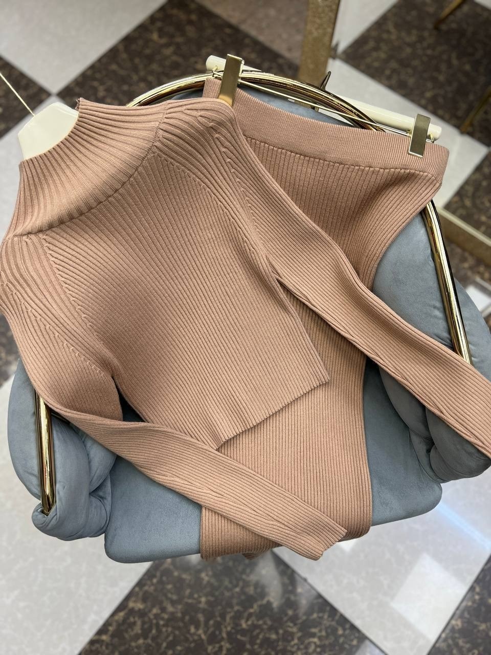 трикотажное платье лапша,платье женское офисное водолазка миди теплое лапша,теплый костюм с юбкой,теплое платье лапша,платье вязаное лапша