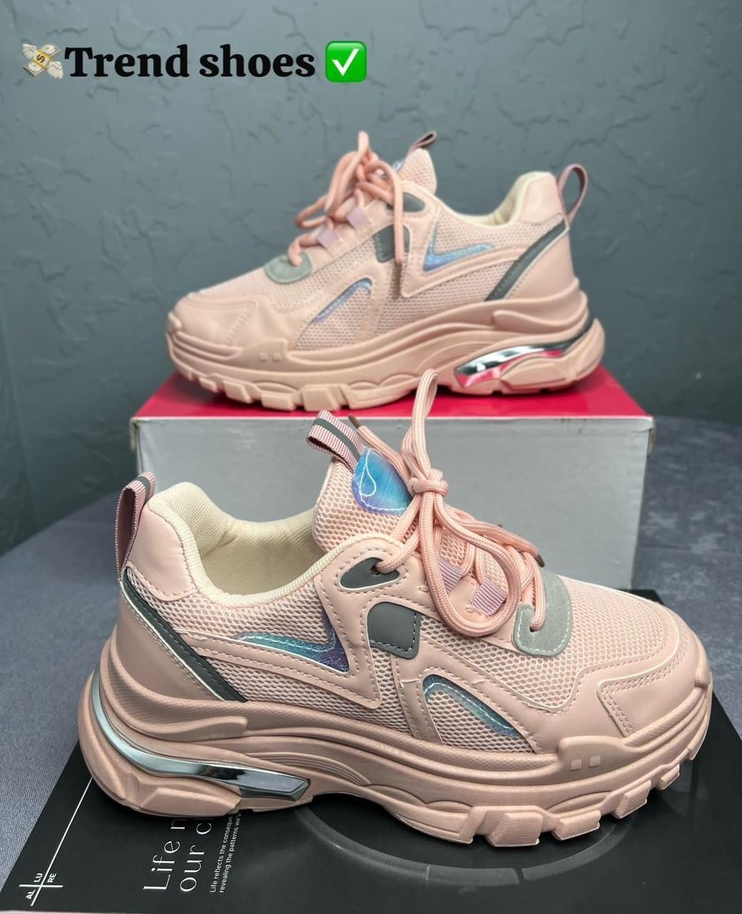 кроссовки женскиe,бежевые брендовые кроссовки,кроссовки модные,женские массивные кроссовки,массивные кроссовки