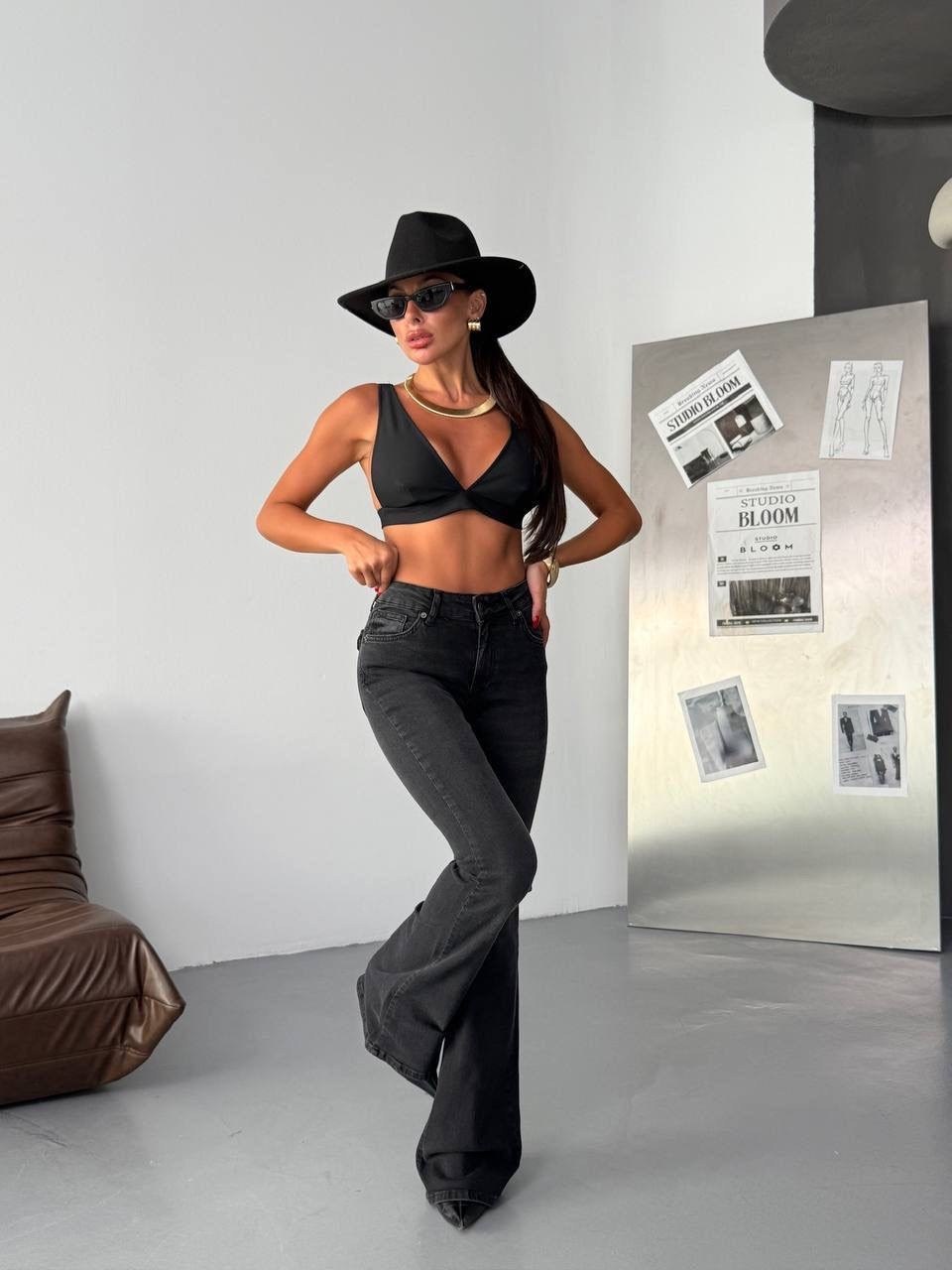 джинсы стиль,джинсы клеш женские,черные джинсы женские клёш от колена,черные джинсы клеш,женские джинсы