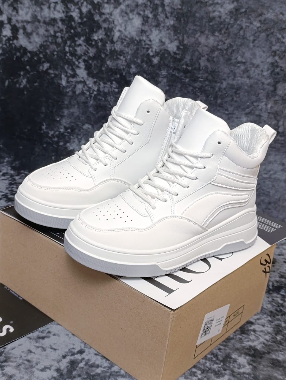 ,высокие белые кроссовки женские прада,кроссовки высокие женские,высокие кроссовки,белые кроссовки