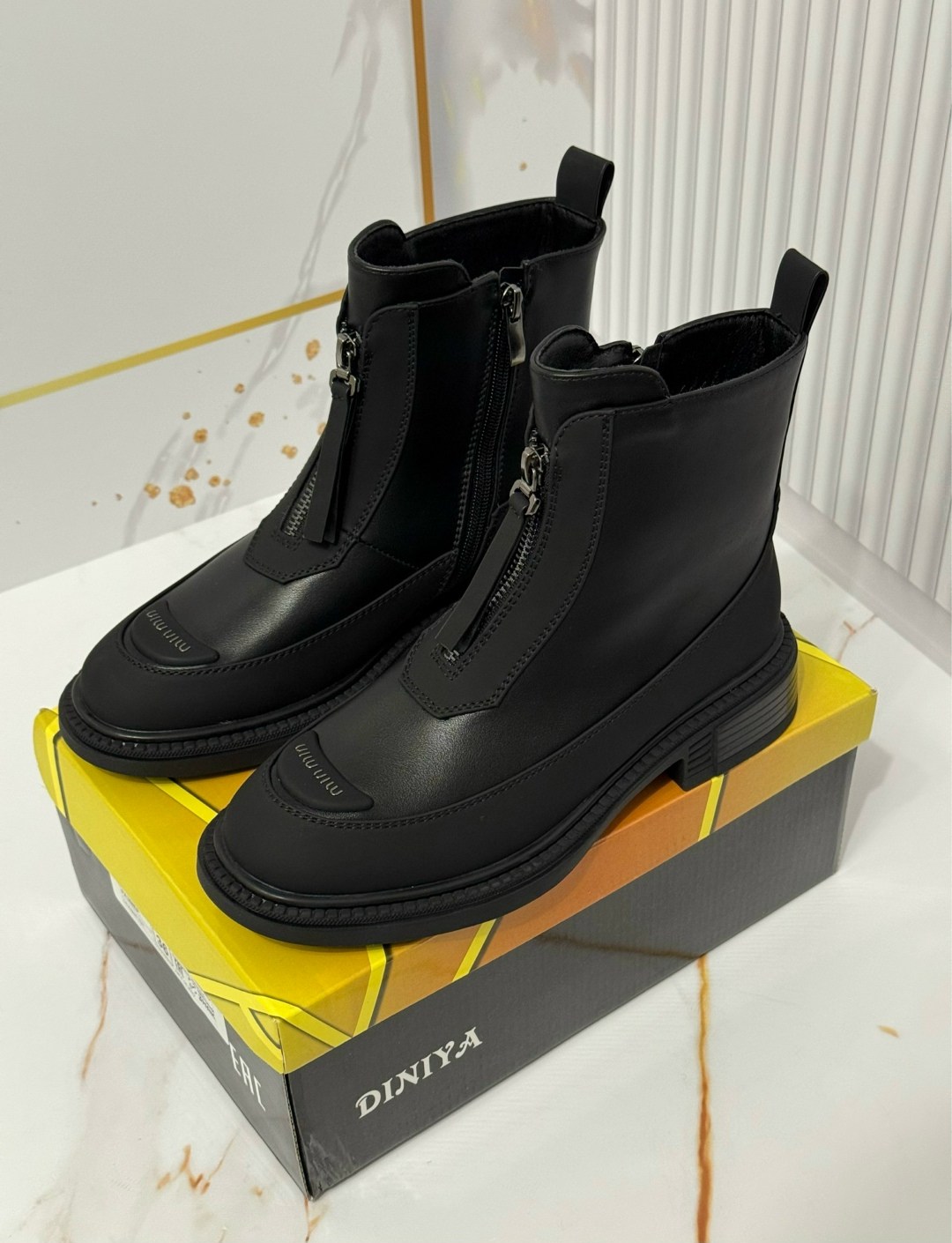 ,ботинки женские,ботинки с замком,женская ,полусапоги