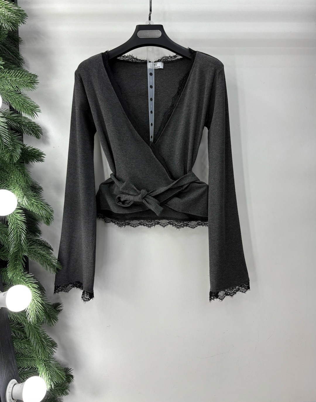 базовая кофта,кофта с вырезом,женская кофта,женская кофточка