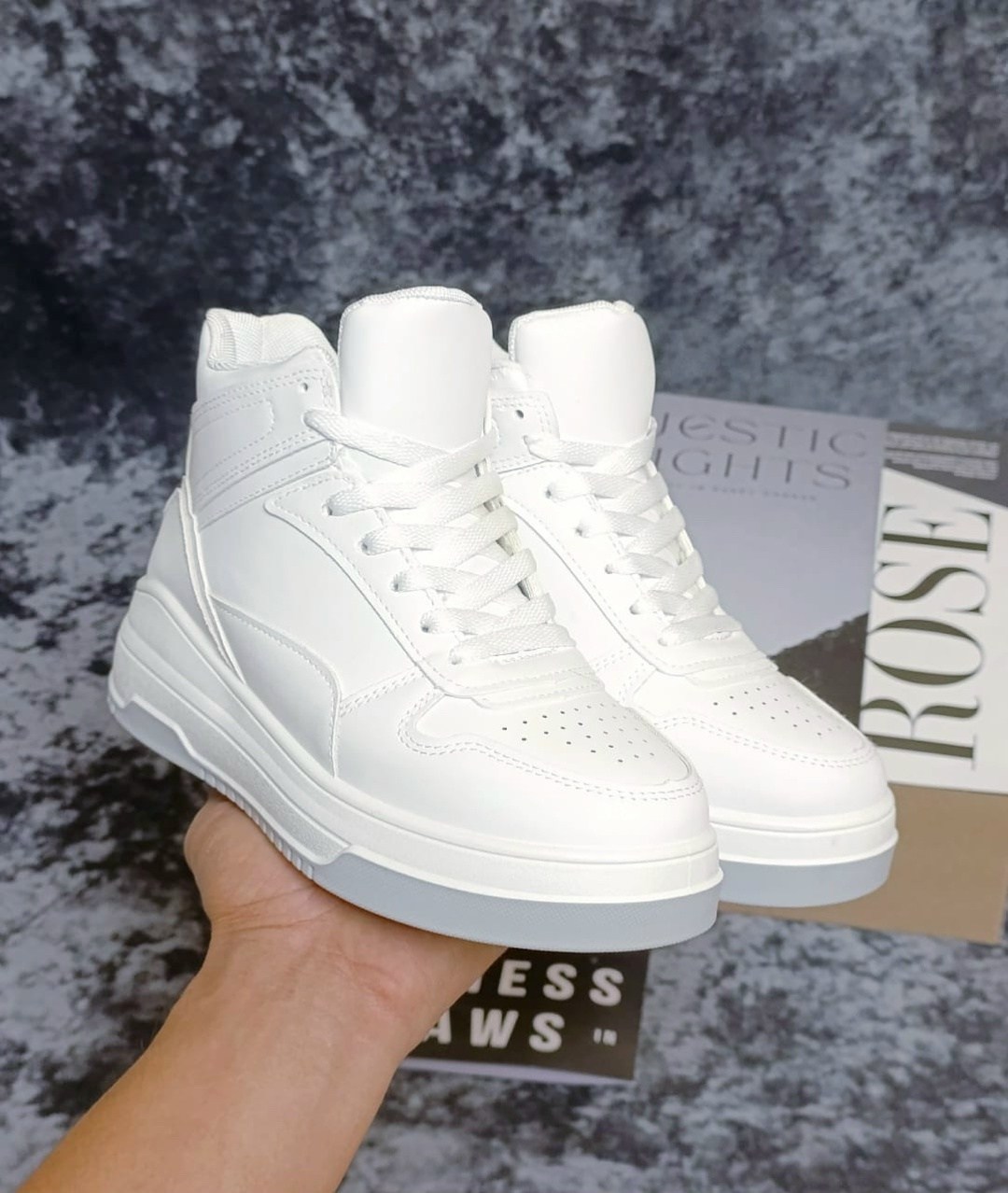 ,кроссовки высокие женские,высокие белые кроссовки женские прада,женские кроссовки,кроссовки женские белые высокие