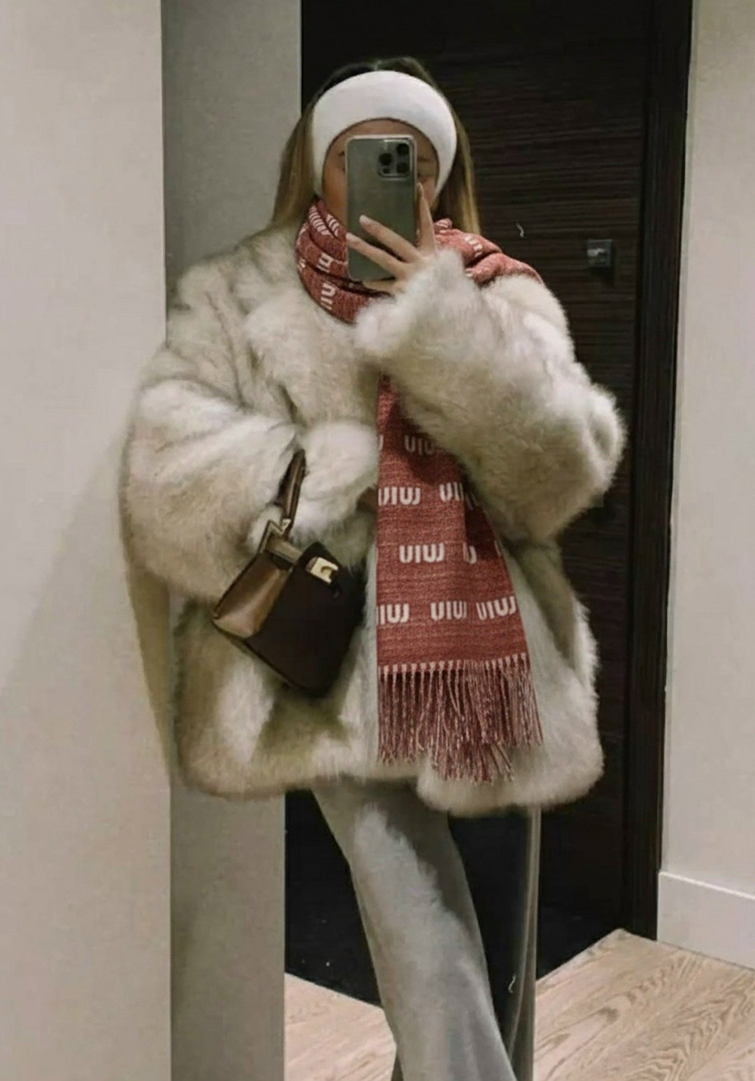 шуба искусственная,шуба из искусственного меха,шуба стиль,шуба из ламы,шуба тренд