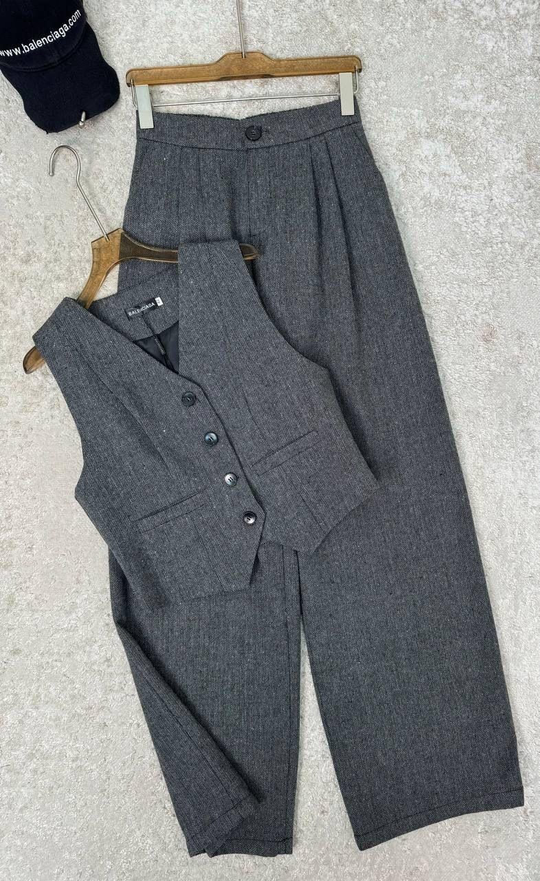 костюм брючный женский юрс,брючный костюм с жилеткой,костюм женский брючный с жилетом,костюмы брючные,серый брючный костюм