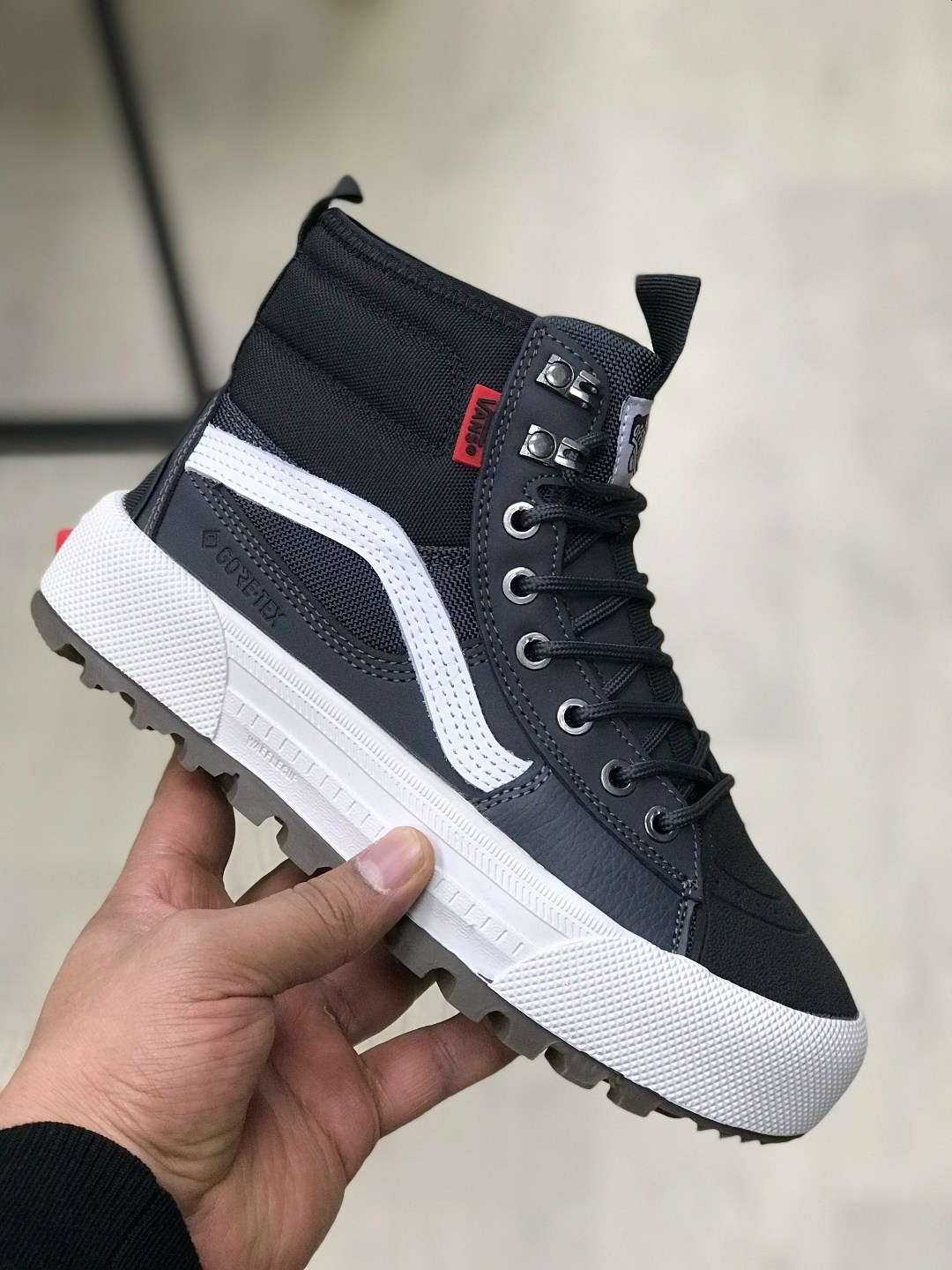 ,зимние кроссовки,кроссовки мужские vans,мужская ,походная