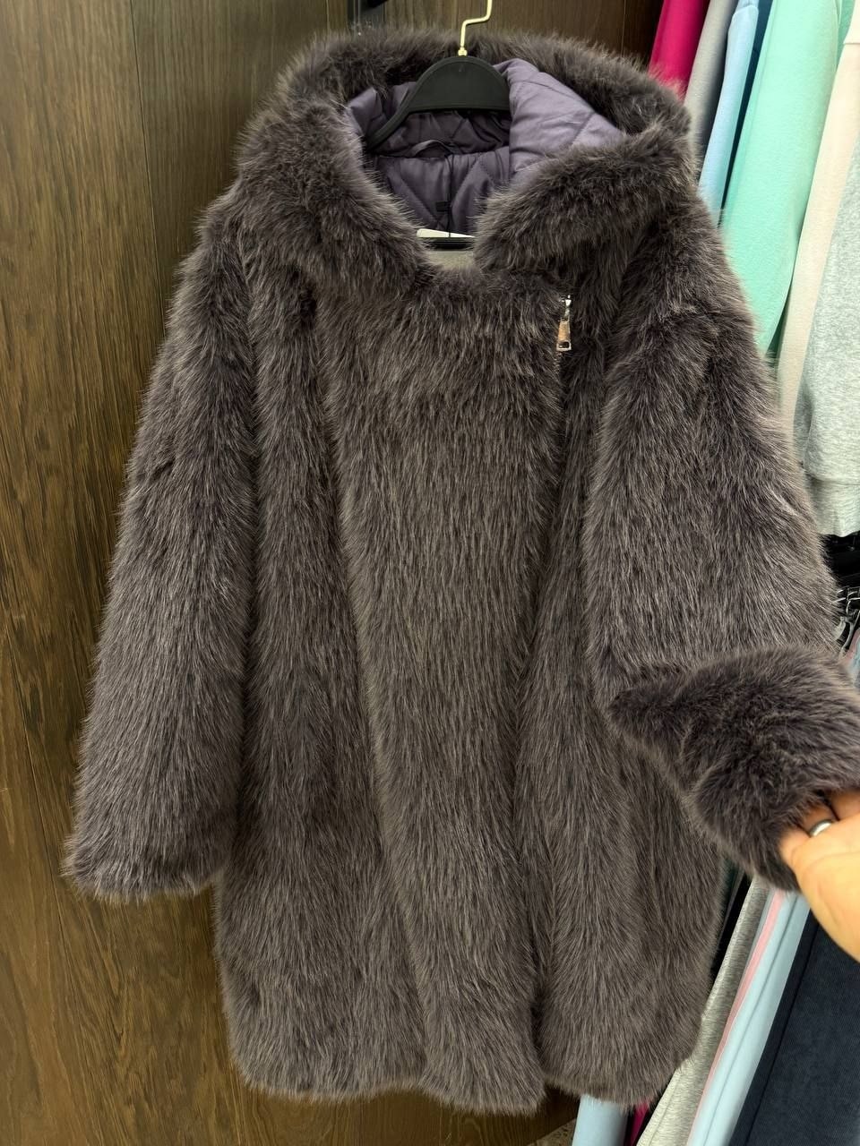 теплое пальто,пальто с капюшоном,пальто плюшевое женское с капюшоном,шуба женская,меховое пальто с капюшоном