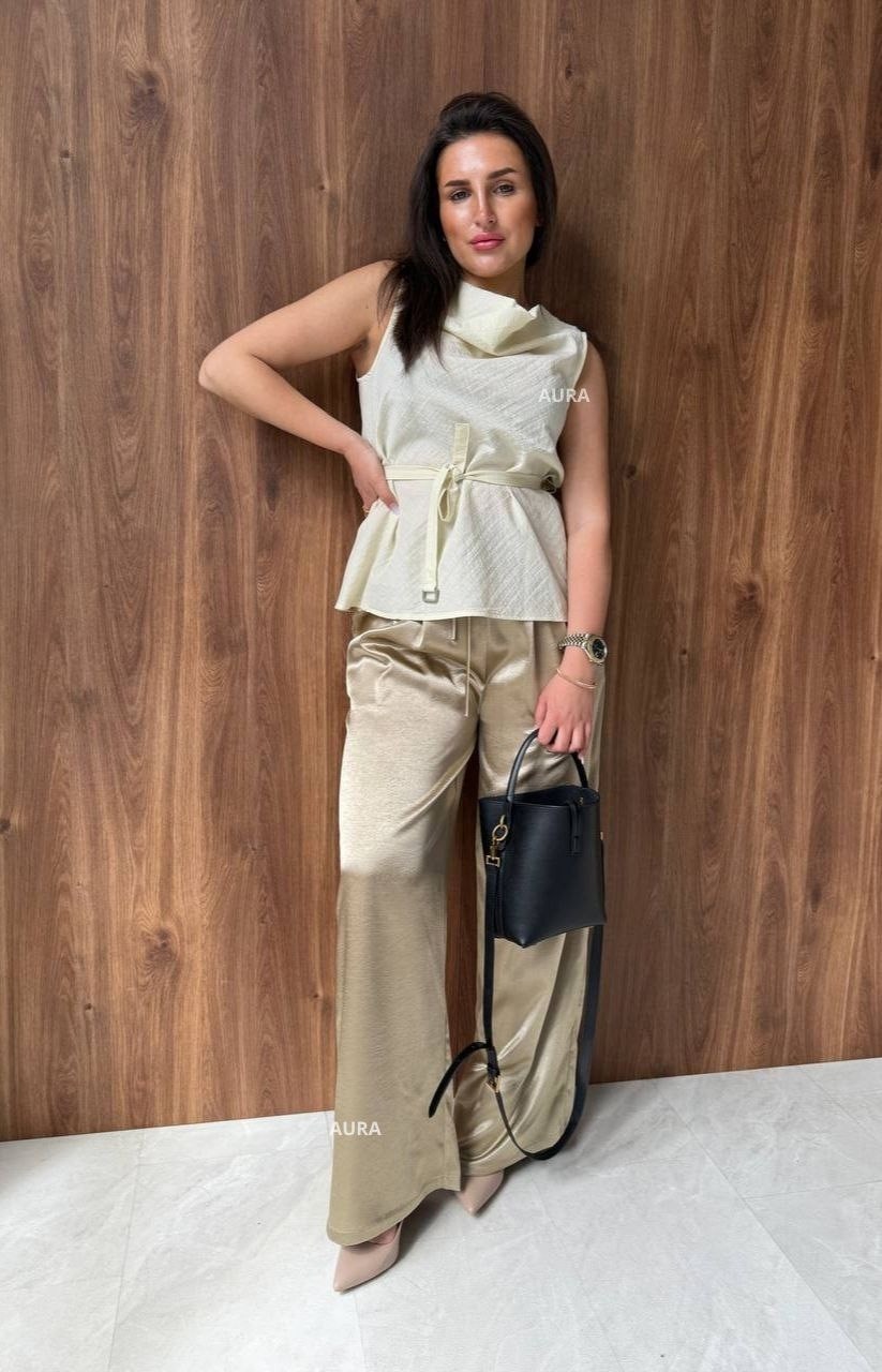 бежевый костюм,бежевый брючный костюм,широкие брюки,брюки палаццо,шелковые брюки