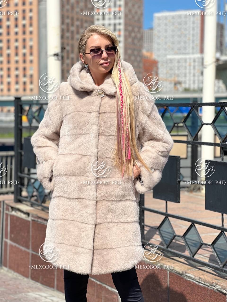 норковые шубы,шуба норковая с капюшоном,норковая шуба светлая,шуба с капюшоном,женская шуба
