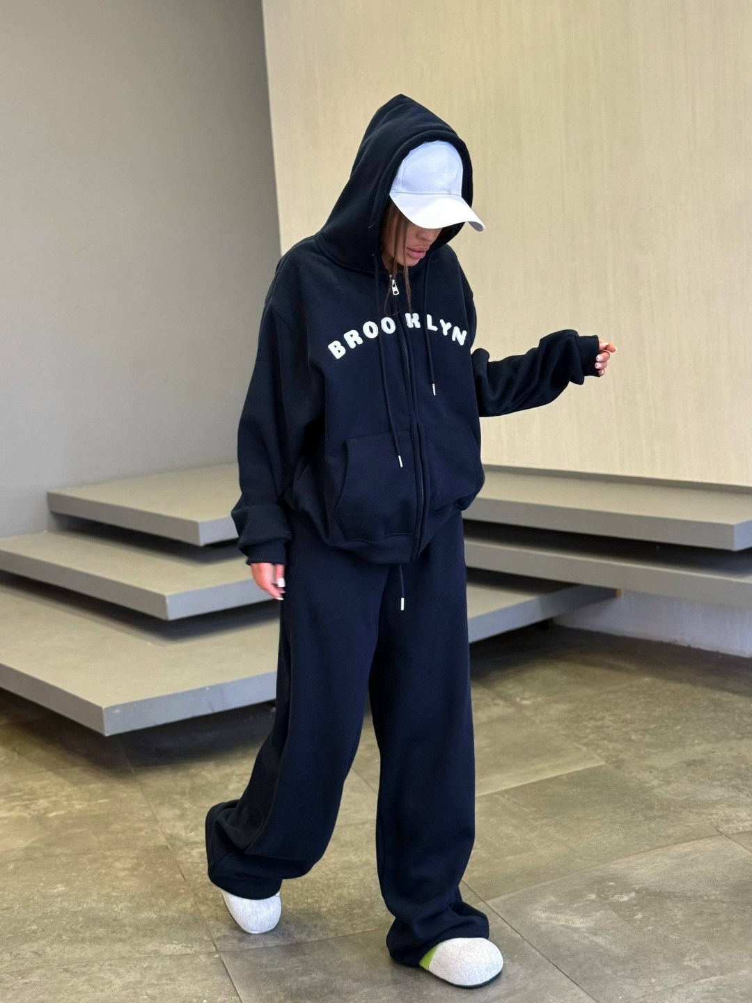 спортивные костюм,женские костюмы спортивные,костюм красный,велюровые костюмы,велюровый костюм спортивный