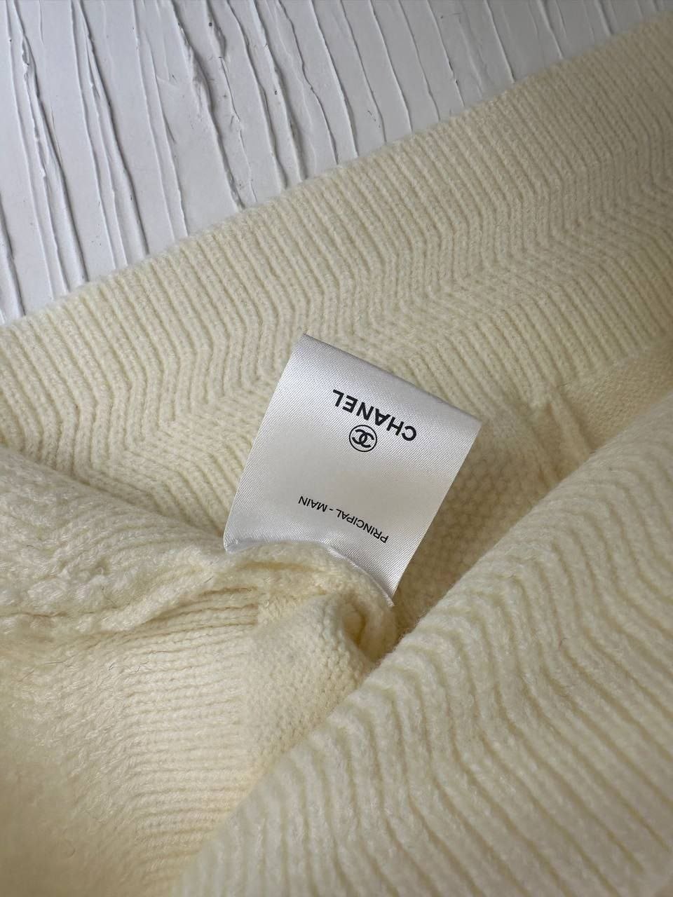 свитеры модные,бежевый свитер,свитер дизайн,вязаные свитера,свитер джемпер