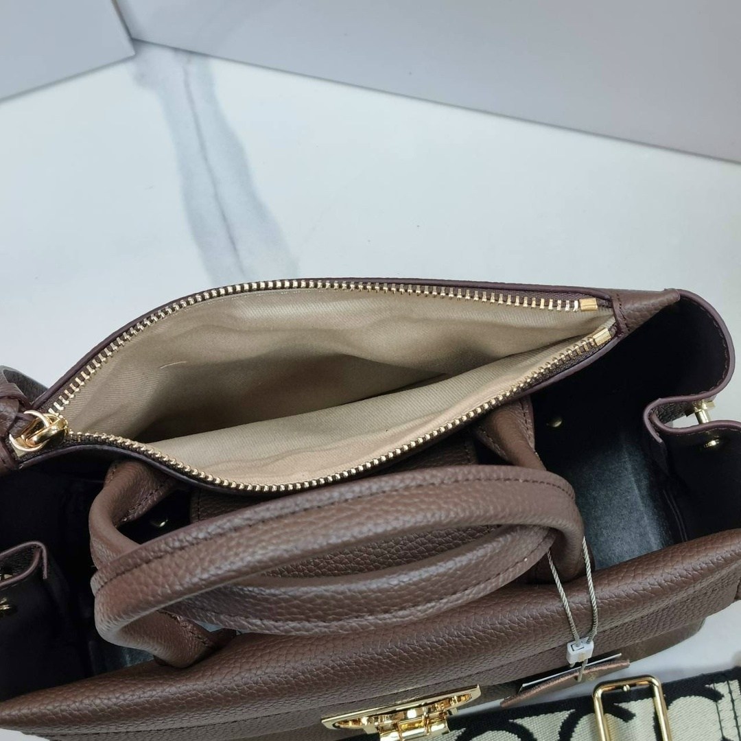 сумка coccinelle arlettis,сумка coccinelle,женская сумка coccinelle,сумки,сумка тоут coccinelle