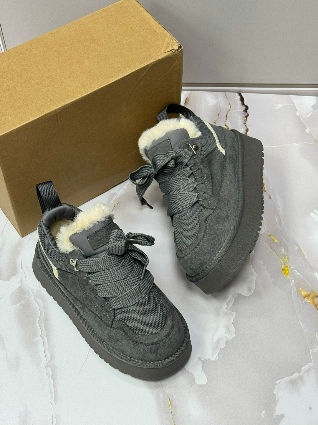 ,зимняя женская ,женская ,ugg кроссовки,угги женские