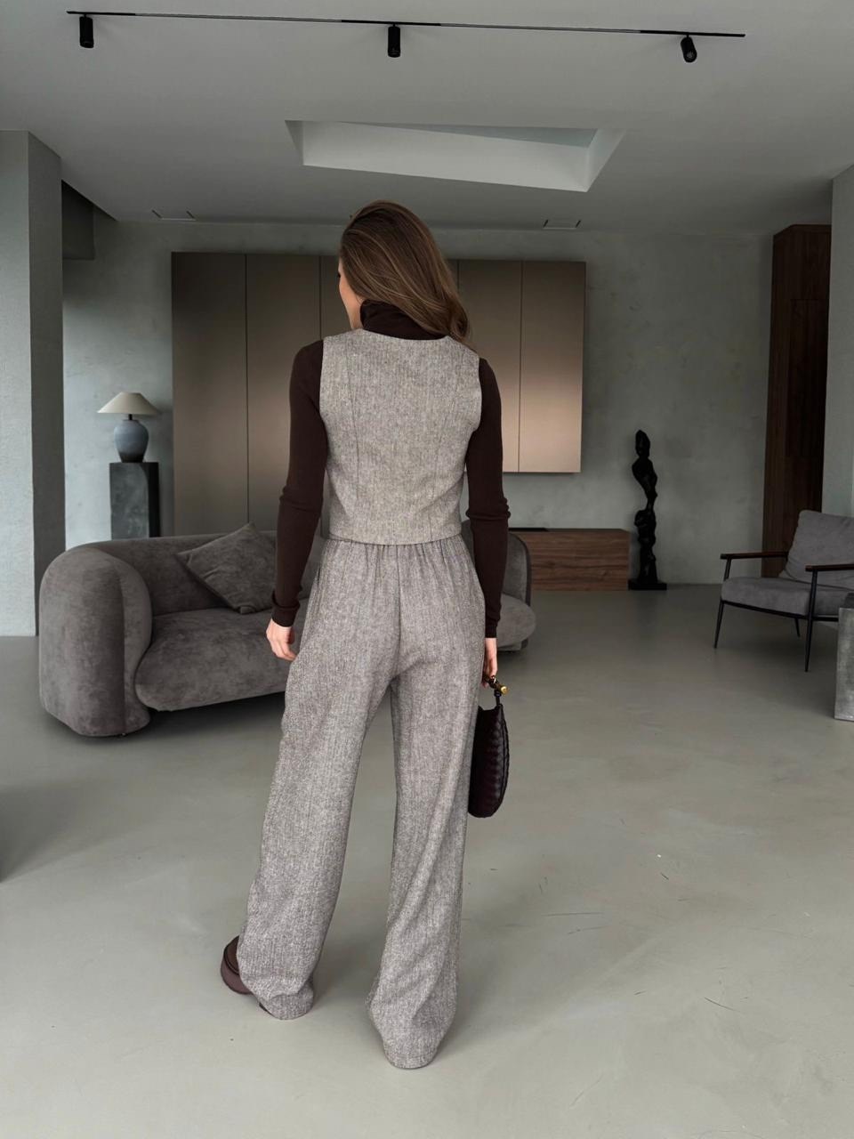 костюмы брючные,серый брючный костюм,костюм брючный с жилетом,брючный костюм с жилеткой,стильные костюмы