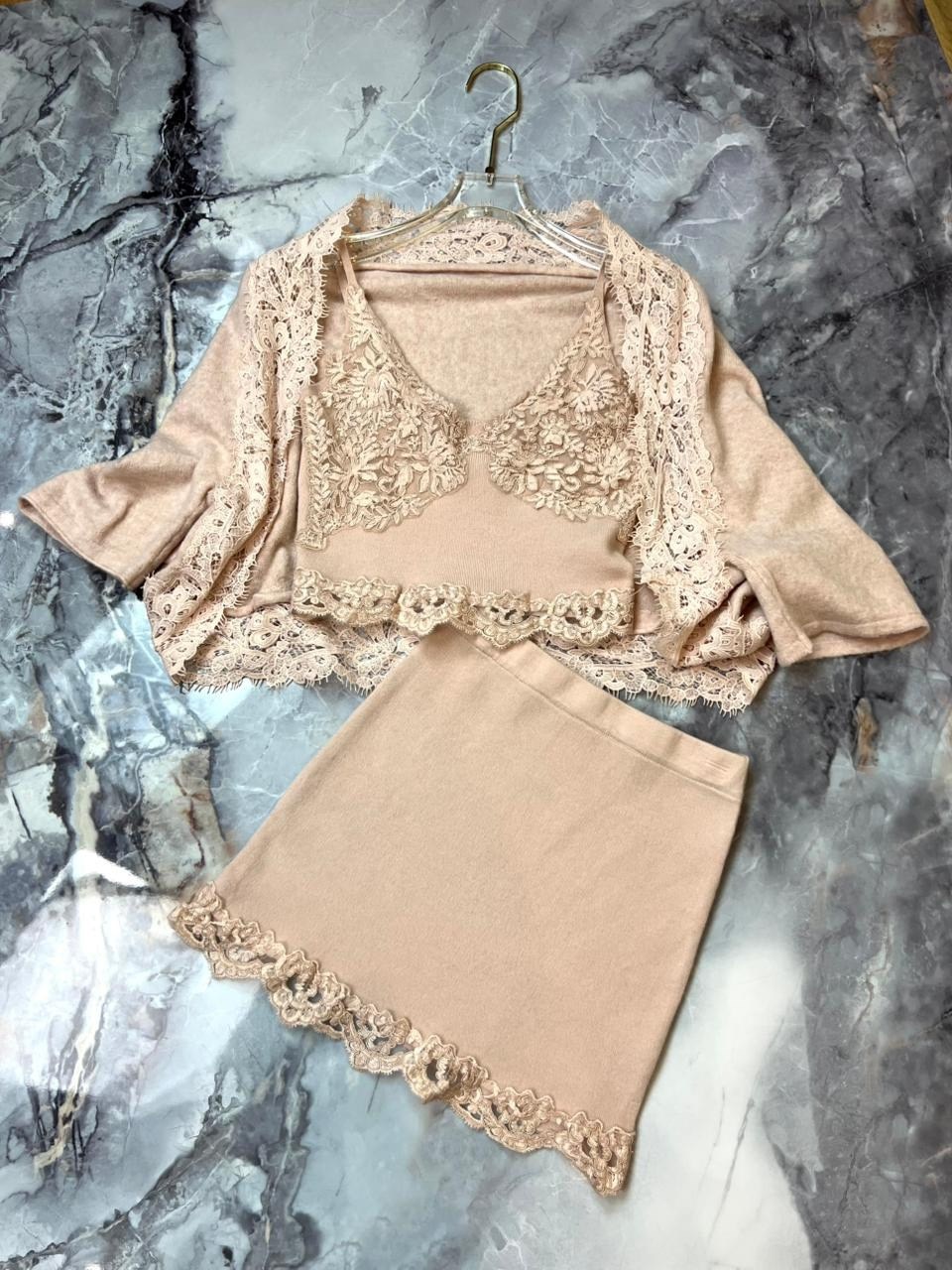 корейская мода,элегантное модное,женские костюмы,кореянка,женские костюмы с юбкой