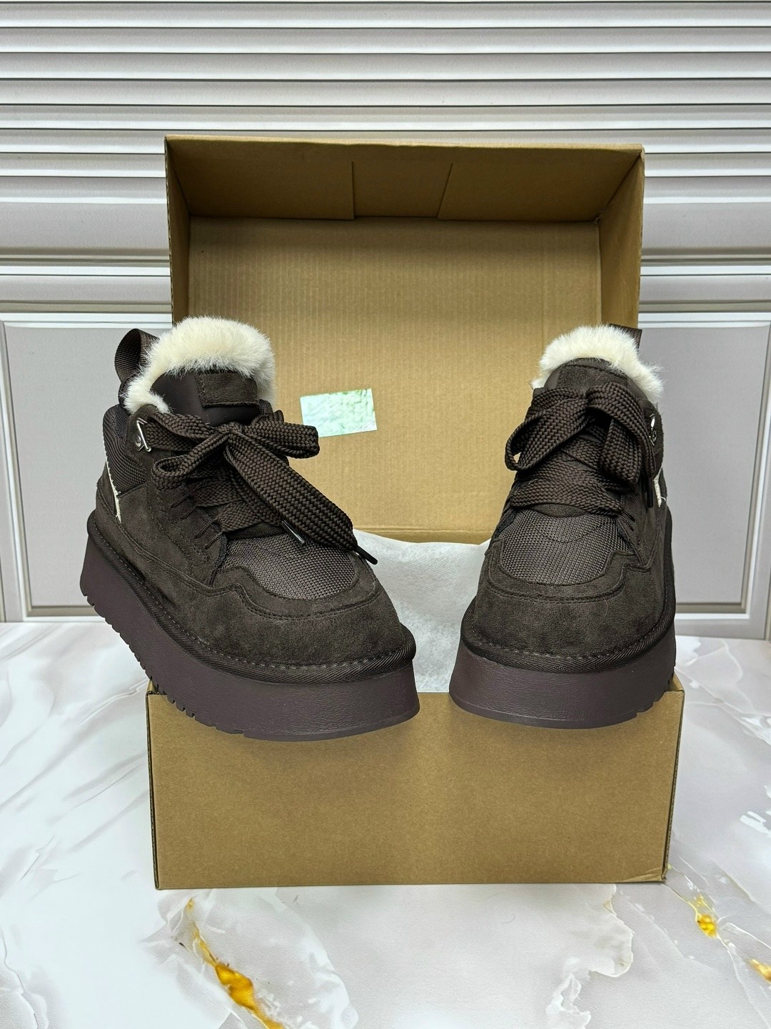 ,зимняя женская ,женская ,ugg кроссовки,угги женские