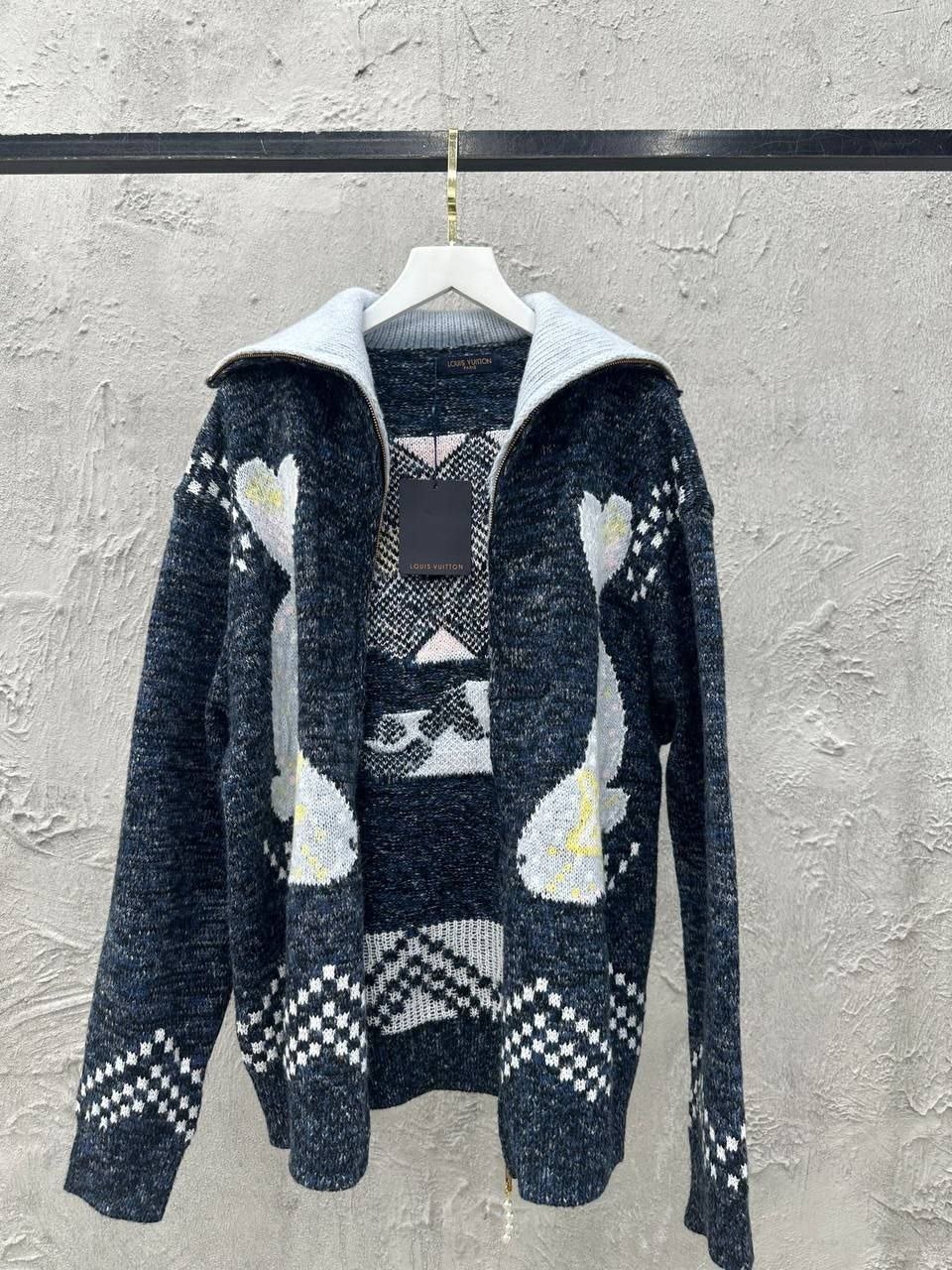 свитеры модные,трикотажный свитер,свитер с вышивкой,женский свитер,свитер для женщин