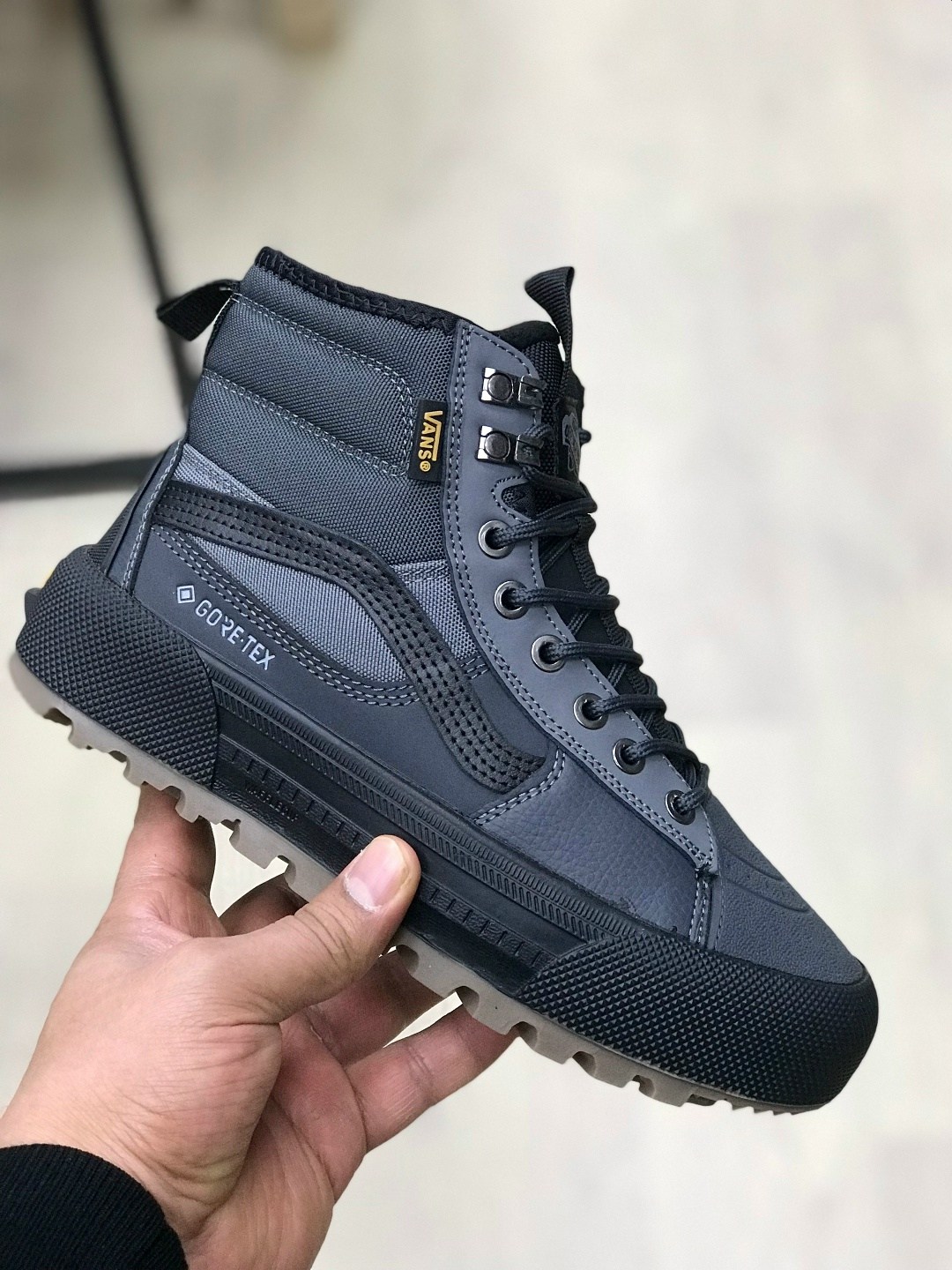 ,зимние кроссовки,кроссовки мужские vans,мужская ,походная