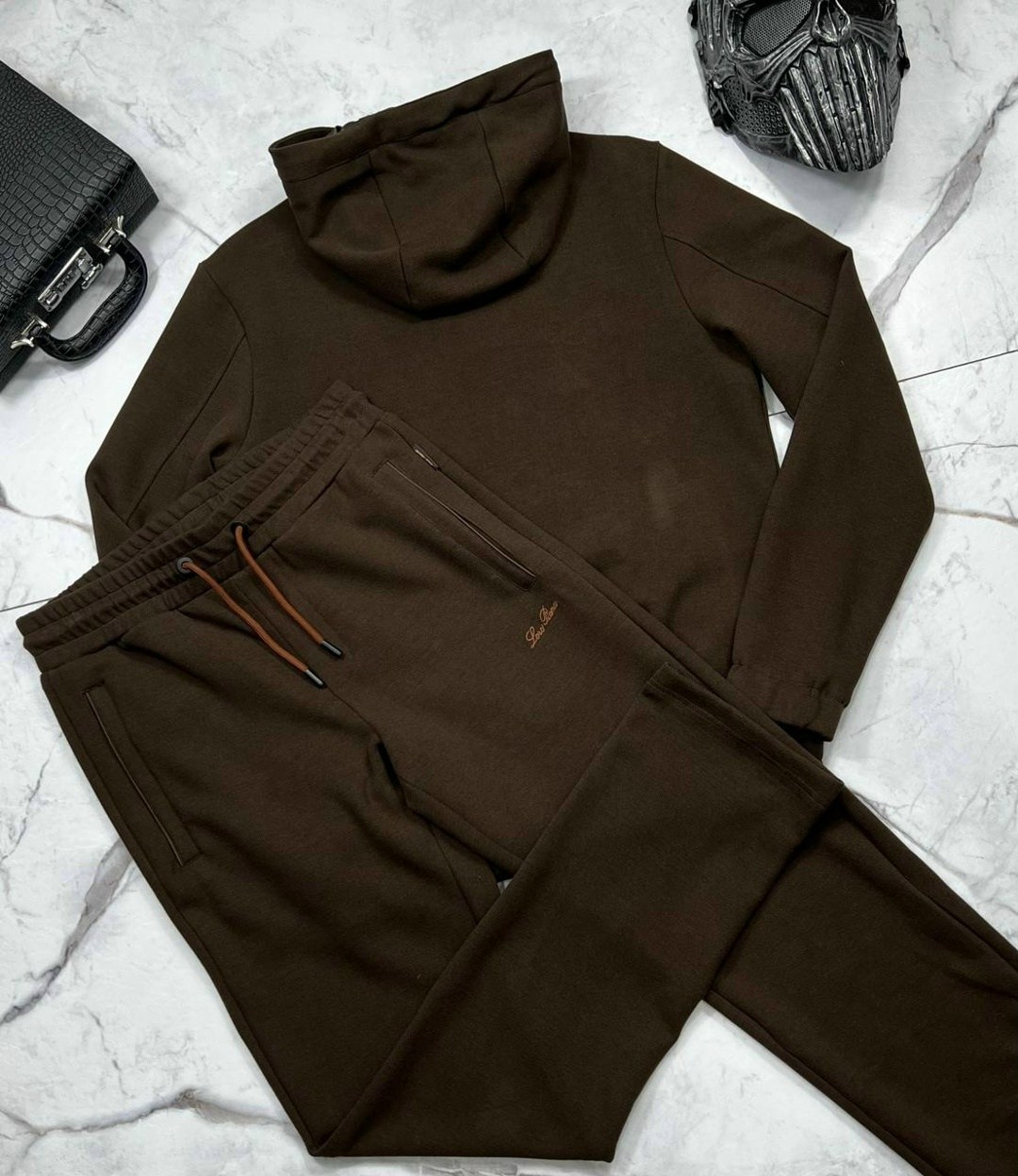 спортивный костюм brunello cucinelli,спортивный костюм loro piana,костюм loro piana,мужские спортивные костюмы,спортивные костюм