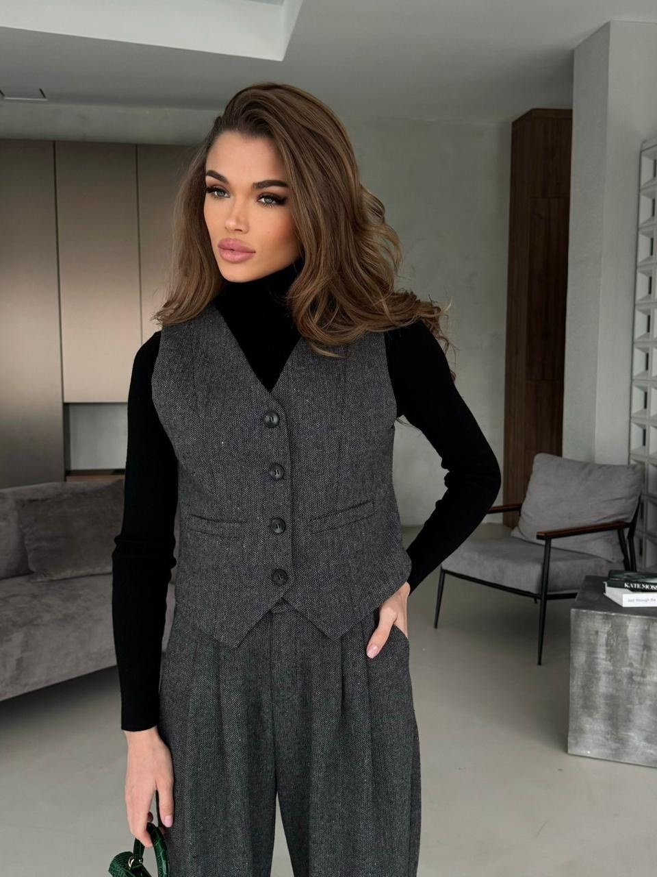 костюм брючный женский юрс,брючный костюм с жилеткой,костюм женский брючный с жилетом,костюмы брючные,серый брючный костюм