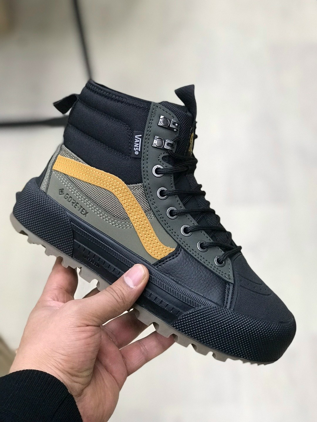 ,зимние кроссовки,кроссовки мужские vans,мужская ,походная