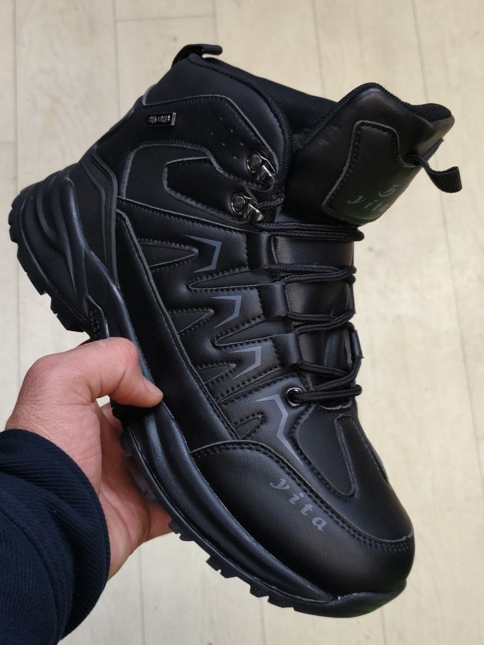 кроссовки зимние мужские,зимние кроссовки,зимние кроссовки adidas,зимние ботинки,кроссовки