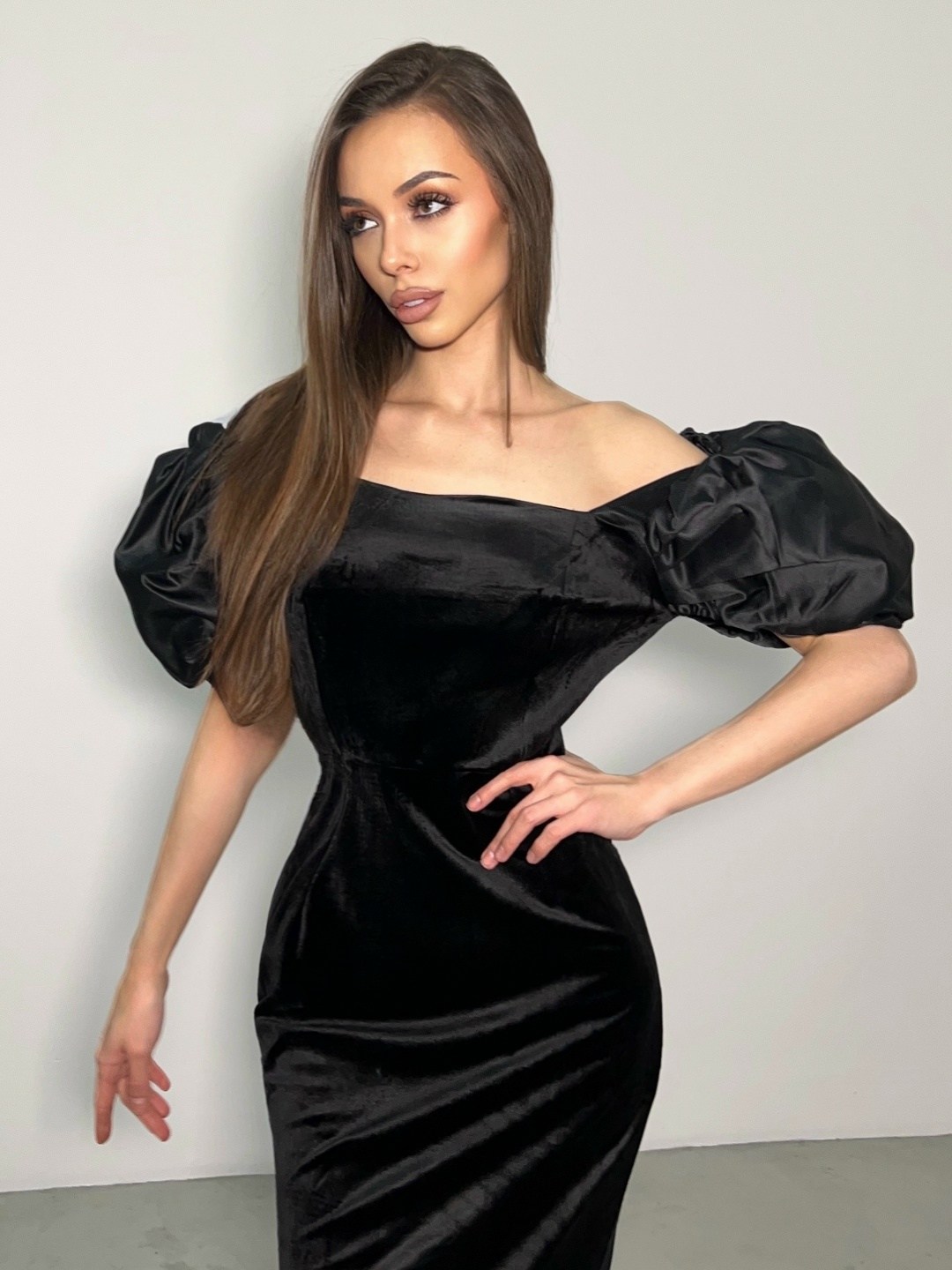 бархатные платья,платье из бархата,черное бархатное платье,вечернее платье из бархата,платье футляр