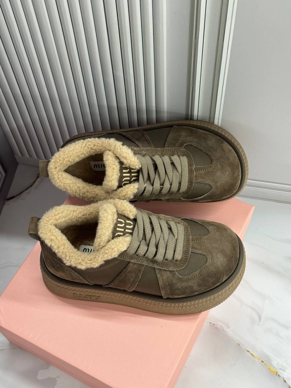 ,зимние женские кроссовки,кеды женские зимние,теплые кроссовки,женские кроссовки с мехом