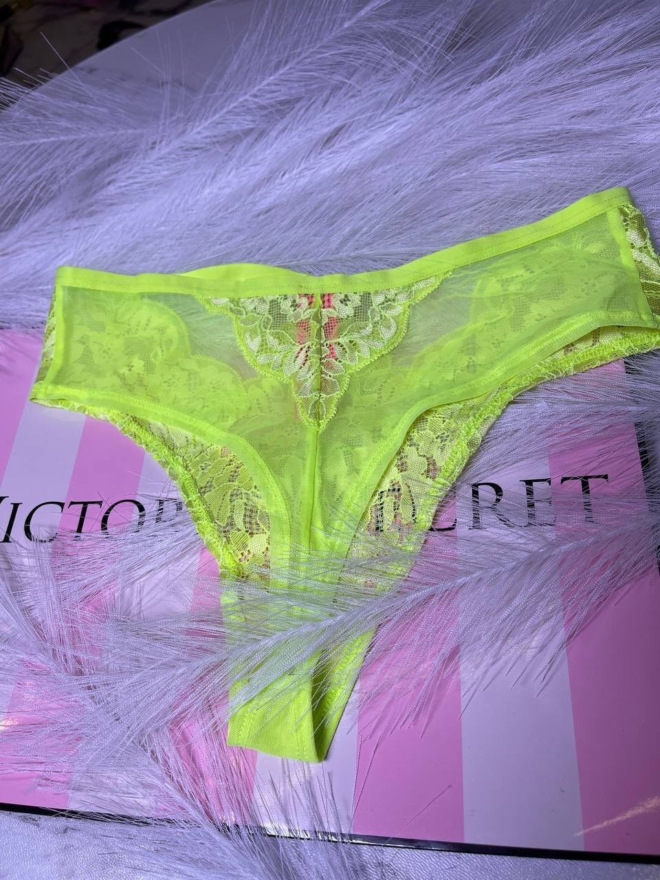 кружевные стринги,нижнего белья,желтые стринги,желтые трусы женские,трусах